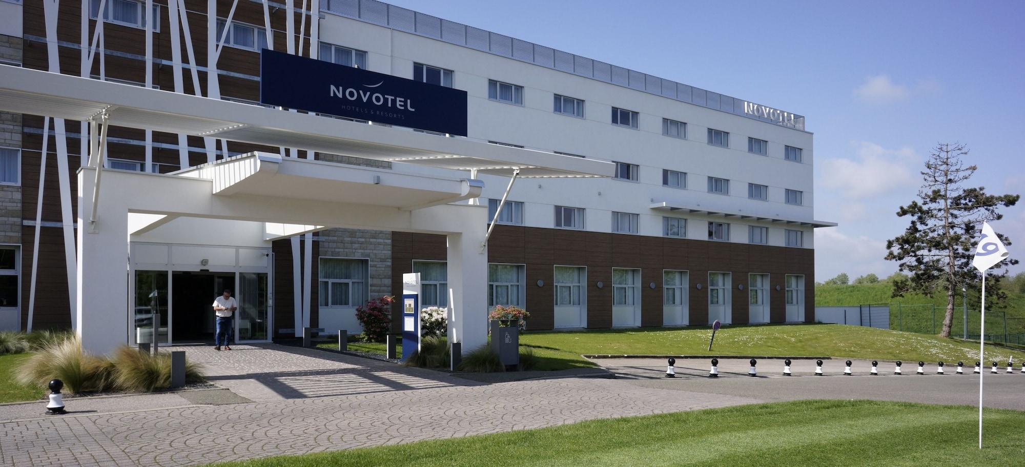Vista Exterior Novotel Saint-Quentin en Yvelines