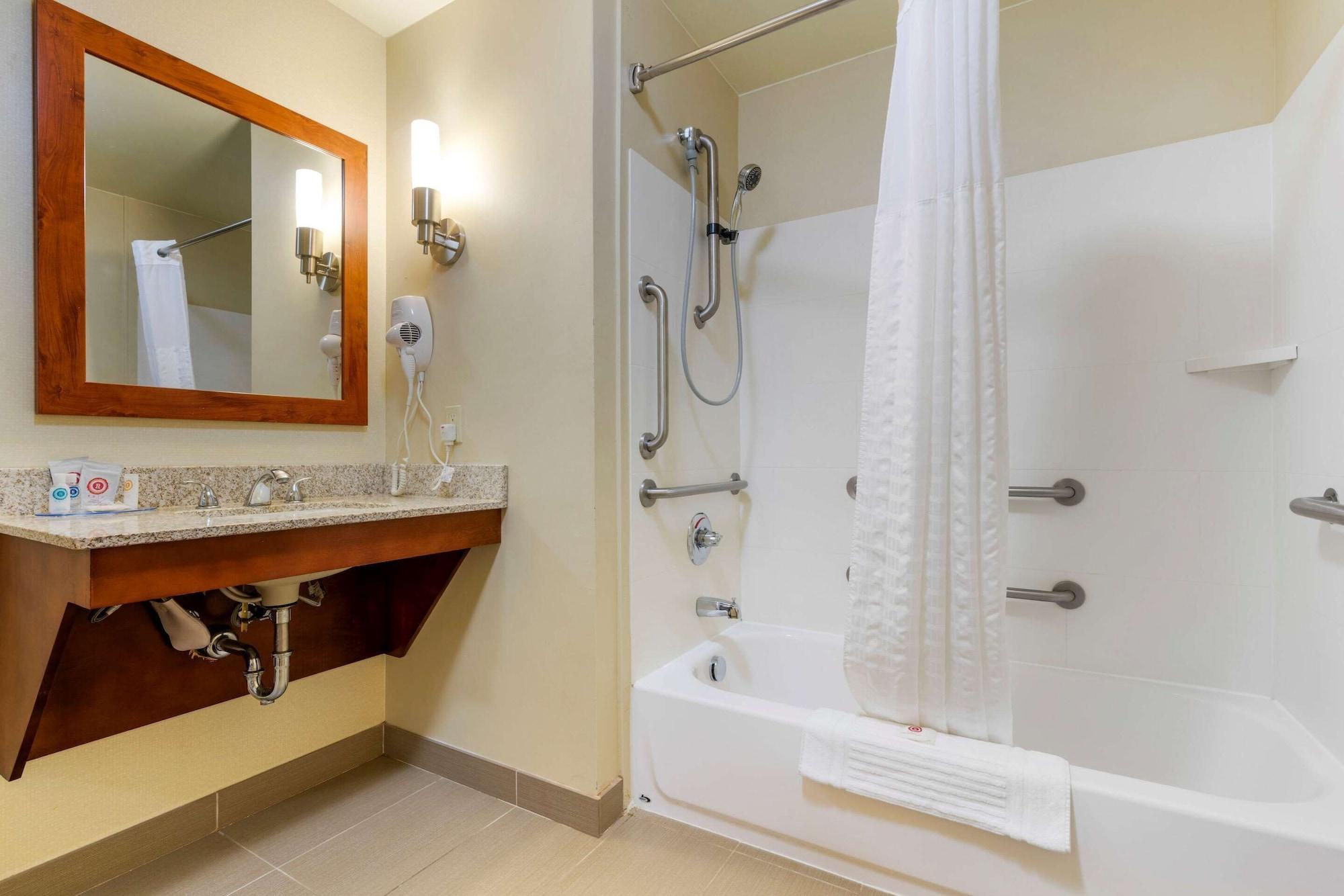 Habitación Comfort Suites Redding - Shasta Lake