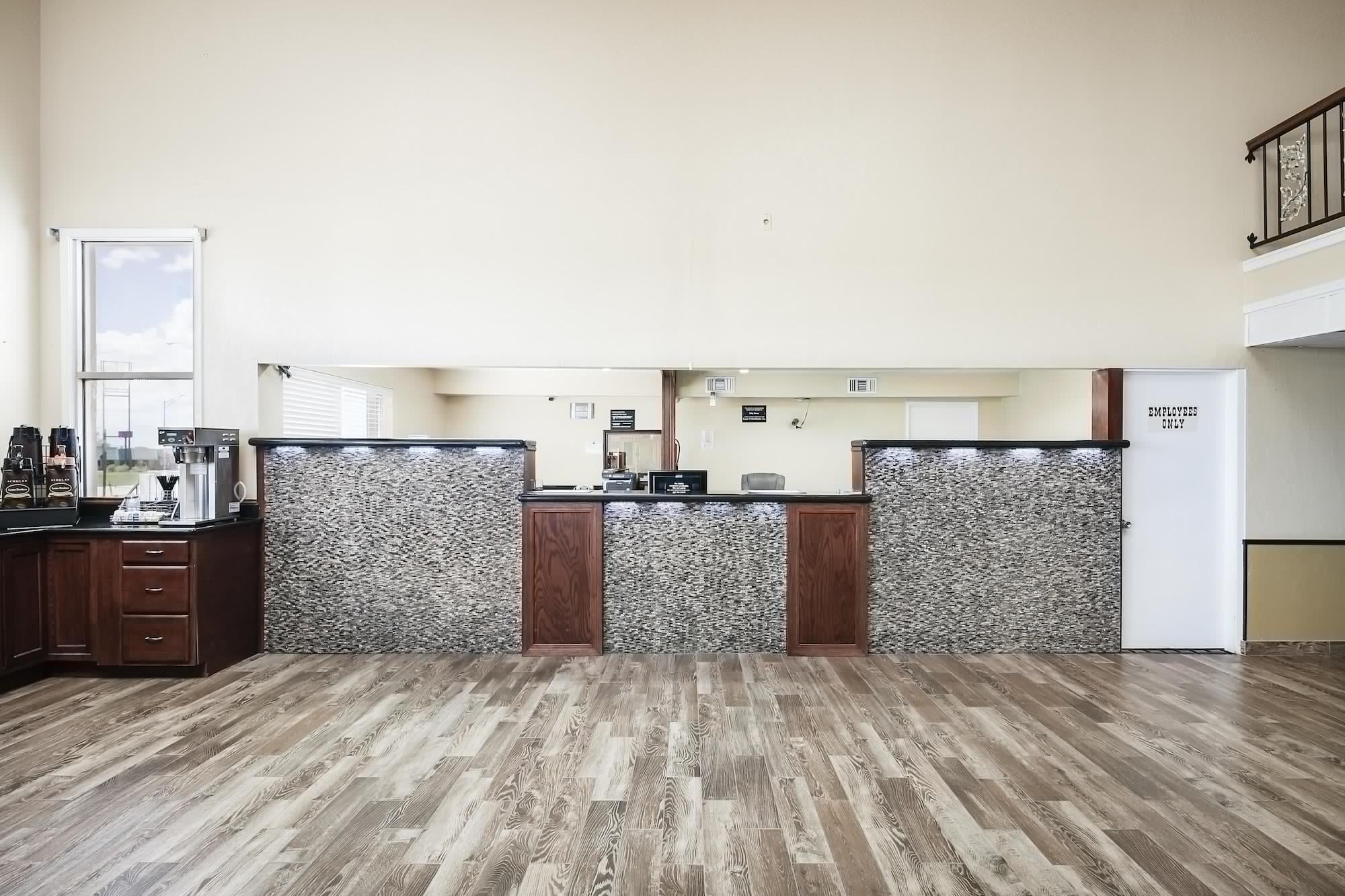 Vista Lobby Super 8 by Wyndham Elk City