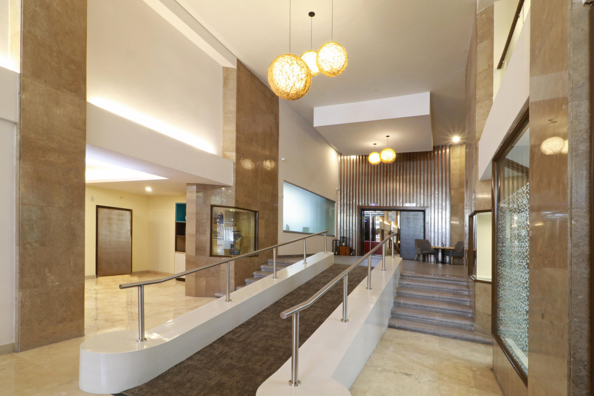 Vista Lobby Holiday Inn Hotel & Suites Guadalajara-Centro Historico by IHG