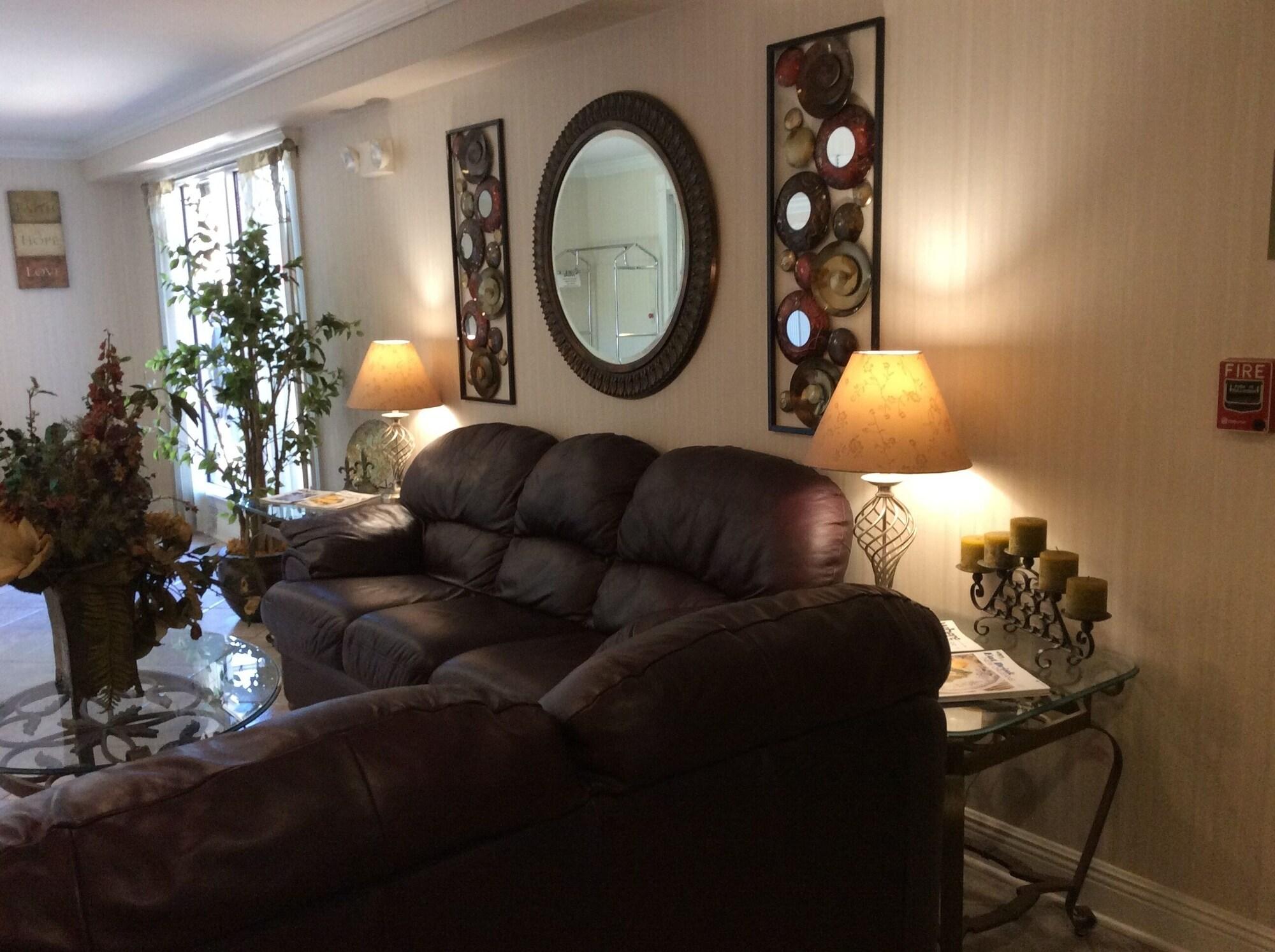 Vista Lobby Riverside Hotel