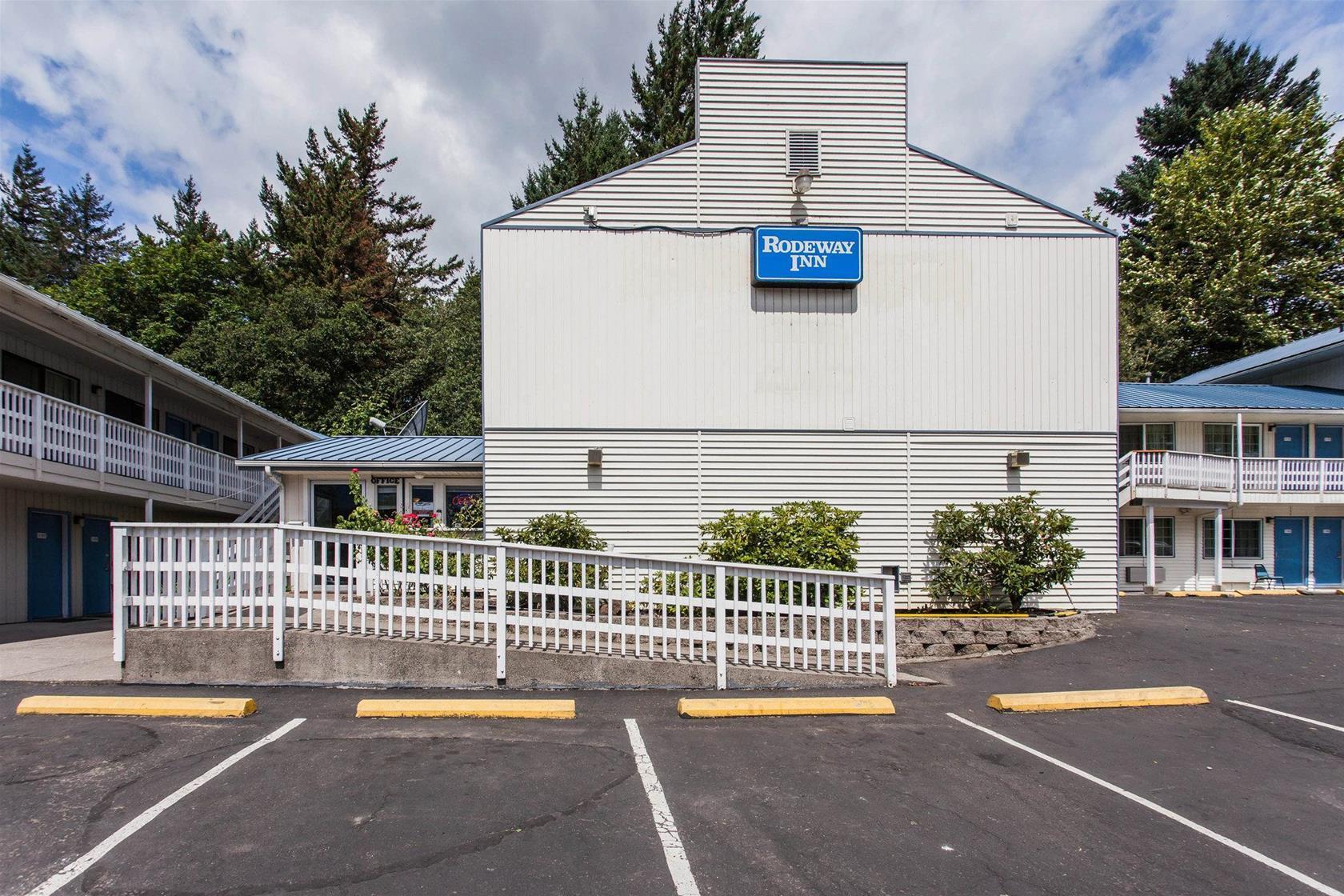 Vista Exterior Rodeway Inn Cascade Locks Area