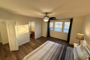 Arriendo temporal - Spacious & Private Retreat near West Edmonton Mall