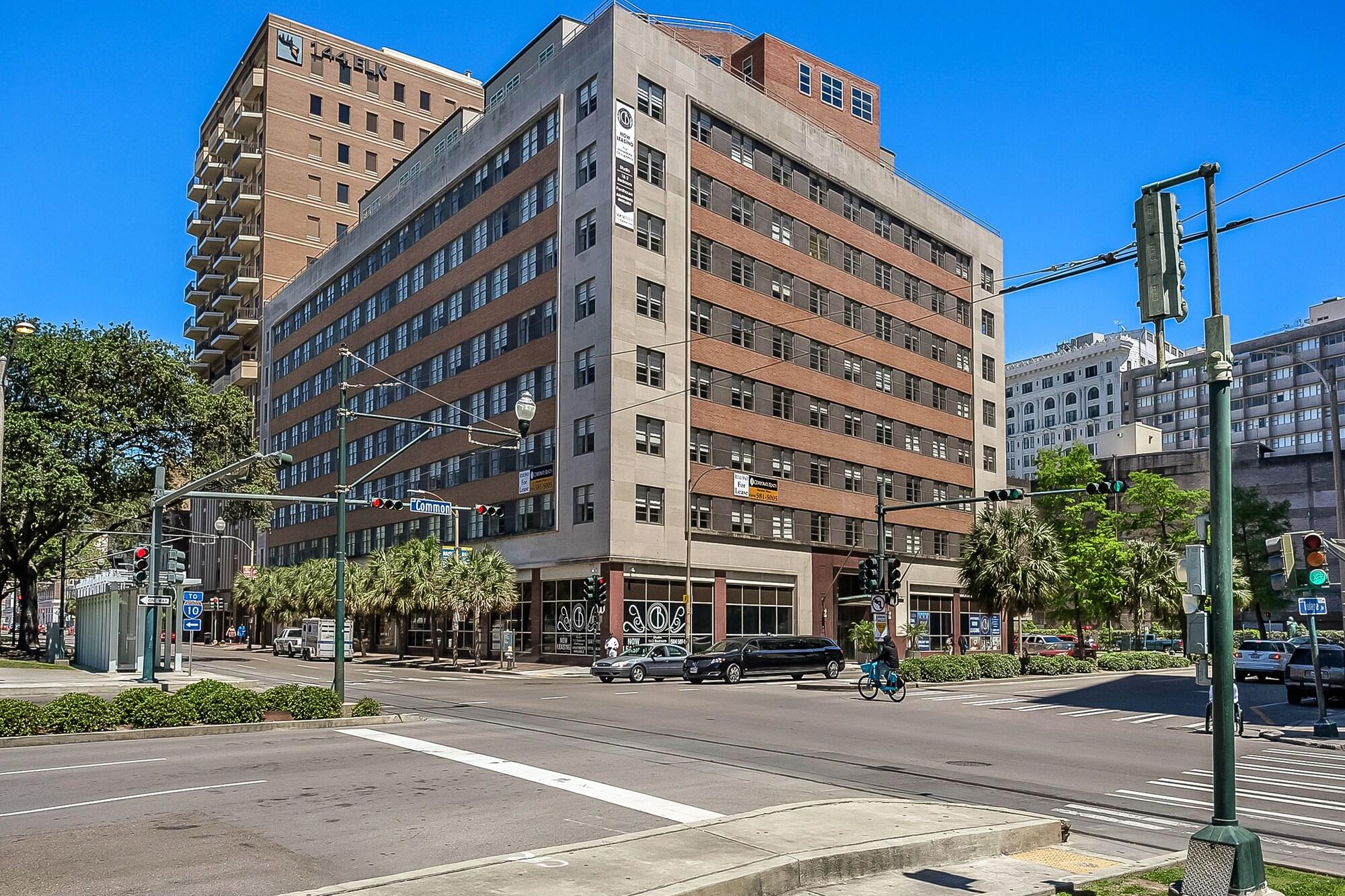 Varios The Big Easys Finest 4BR Condo in NOLA