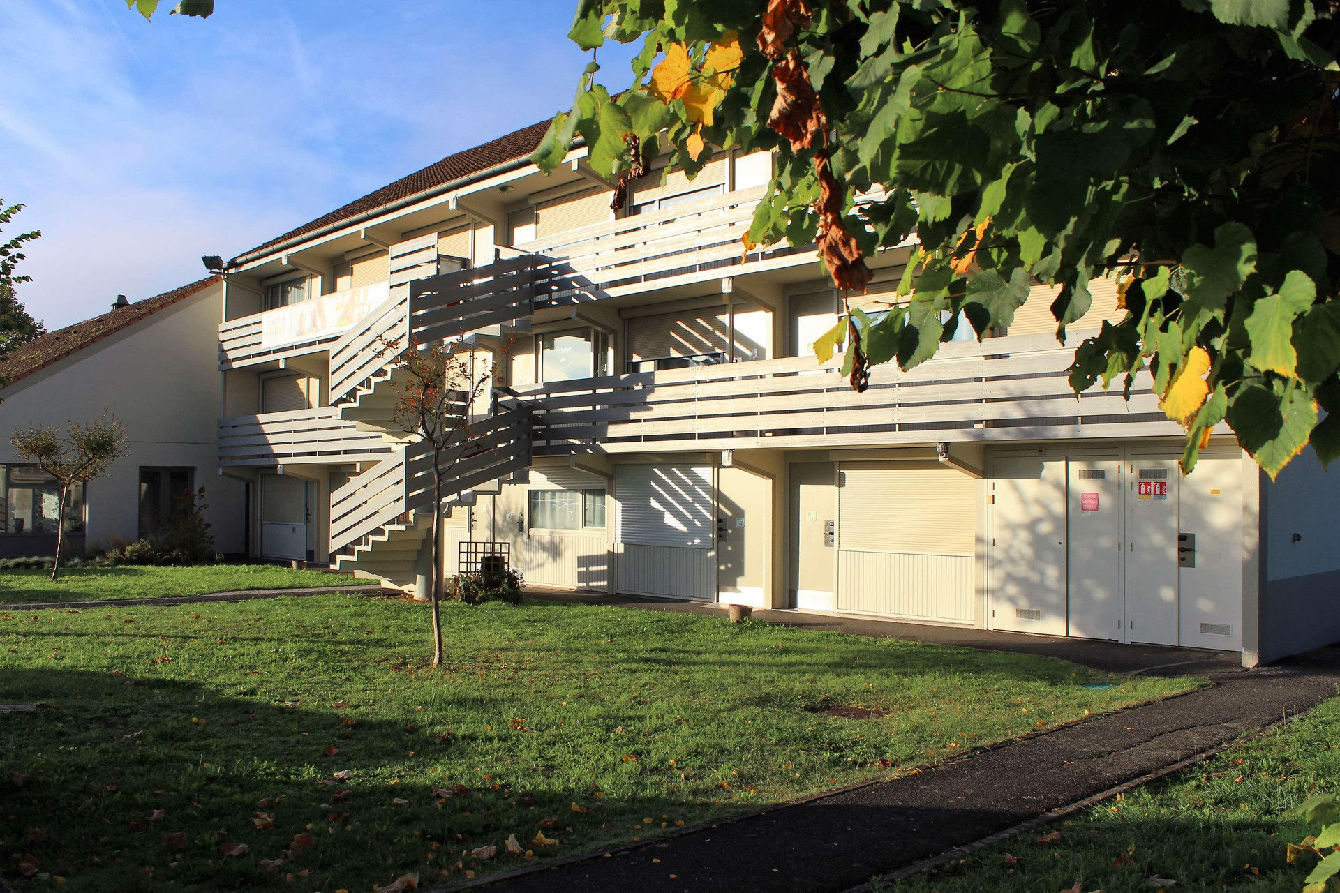 Vista Exterior Brit Hotel Confort Ampaline Périgueux Est