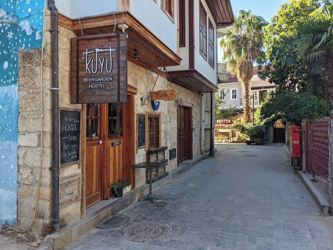 Vista Exterior Kuyu Beergarden Hostel