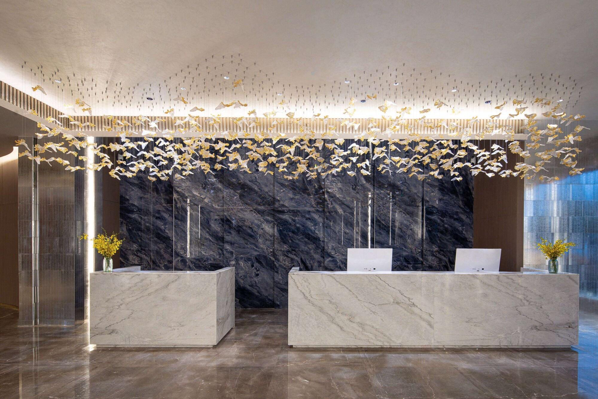 Vista Lobby Hawthorn by Wyndham Honghe Mile Hot Spring