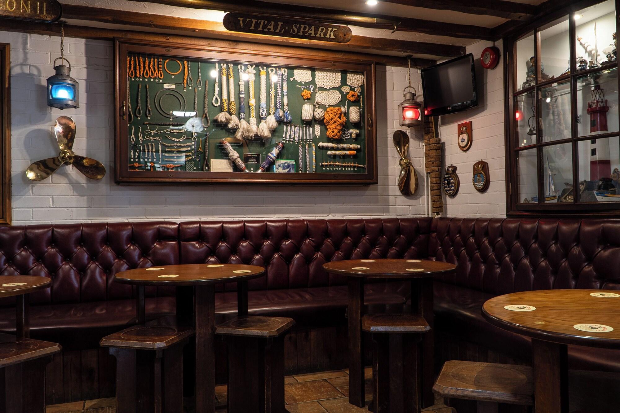 Bar/Salón The Olde Ship Inn