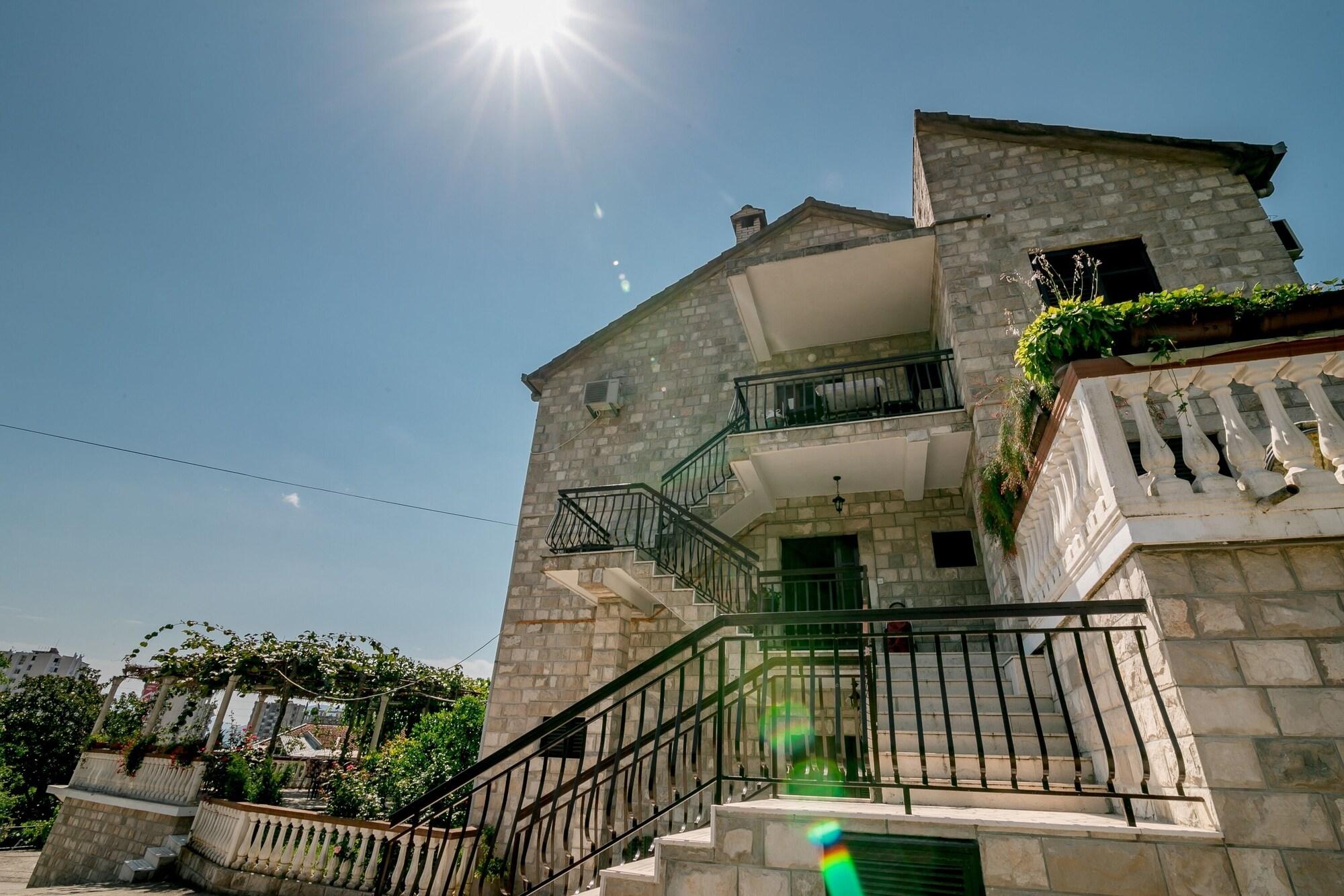 Vista Exterior Apartments Bonaca Igalo