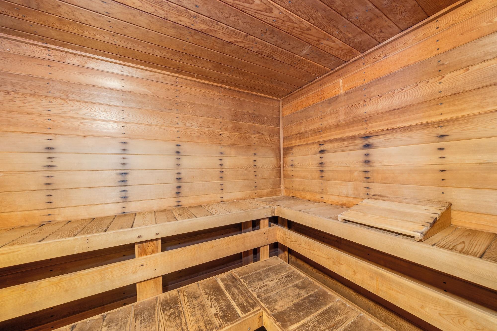 Spa Petite Retreat at Kahana Falls