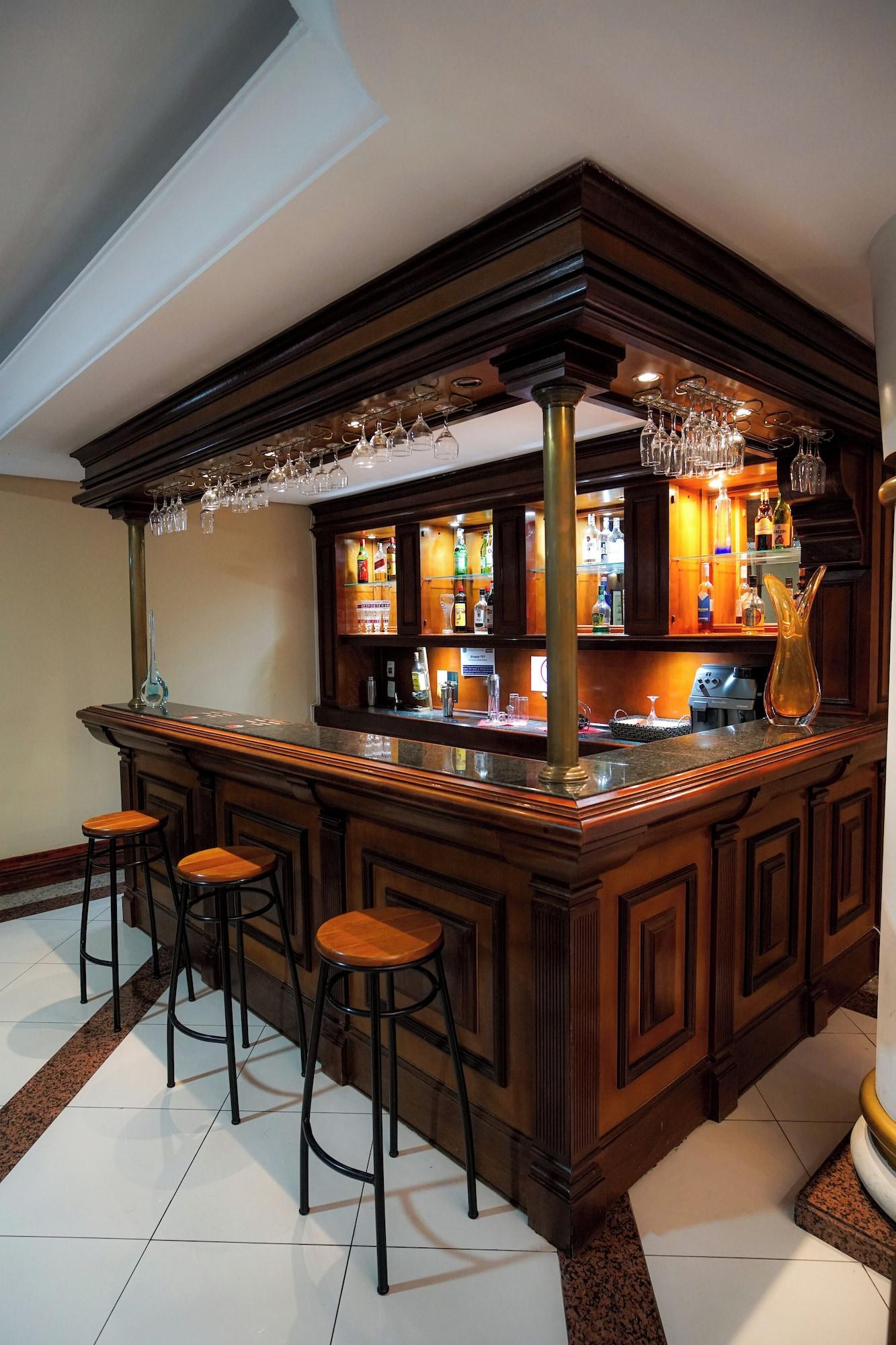Bar/Salón Hotel Euro Suite Campinas By Nacional Inn