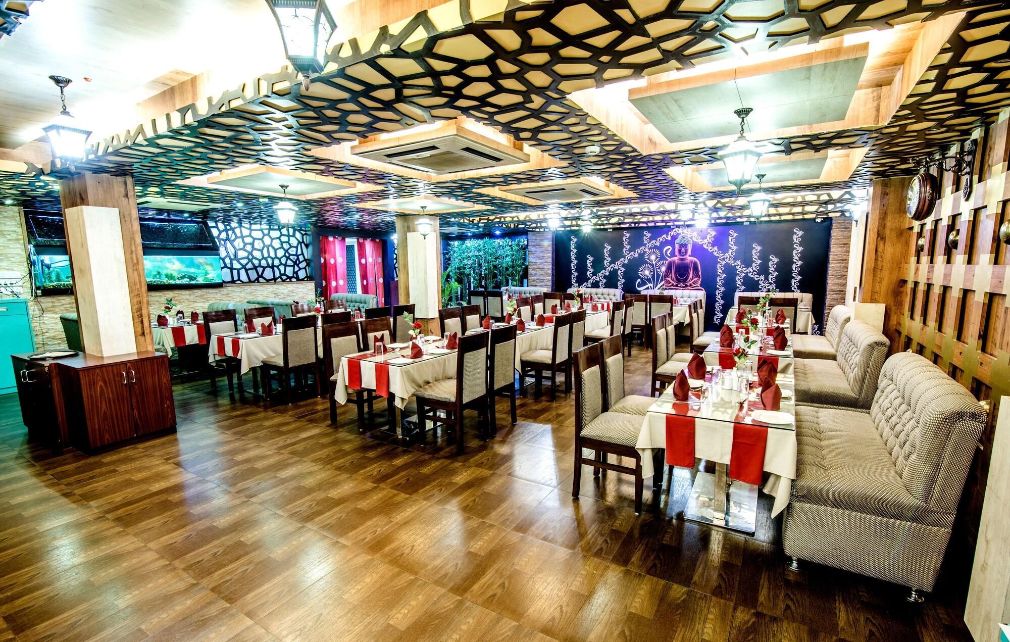 Restaurant Hotel AVN Grand