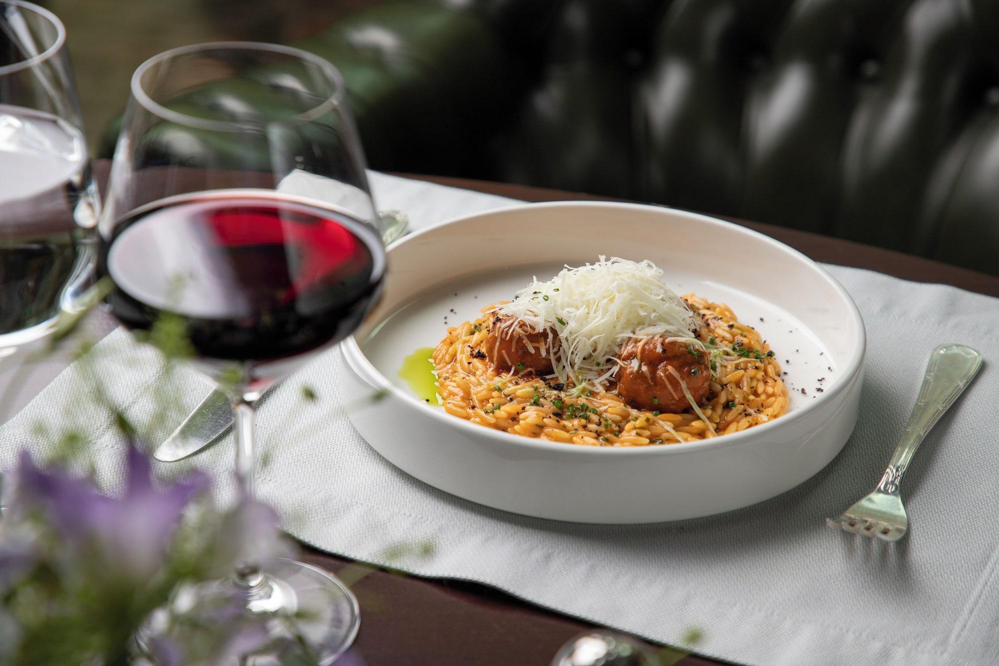 Restaurant NJV Athens Plaza Hotel