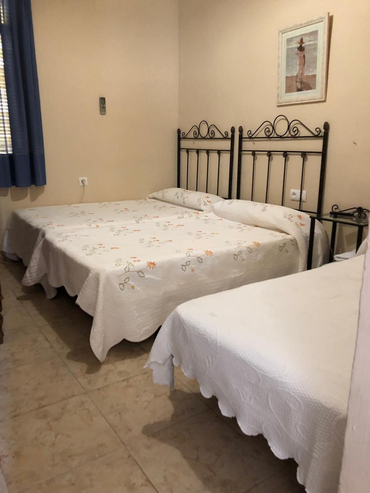Habitación Hostal Restaurante Reina