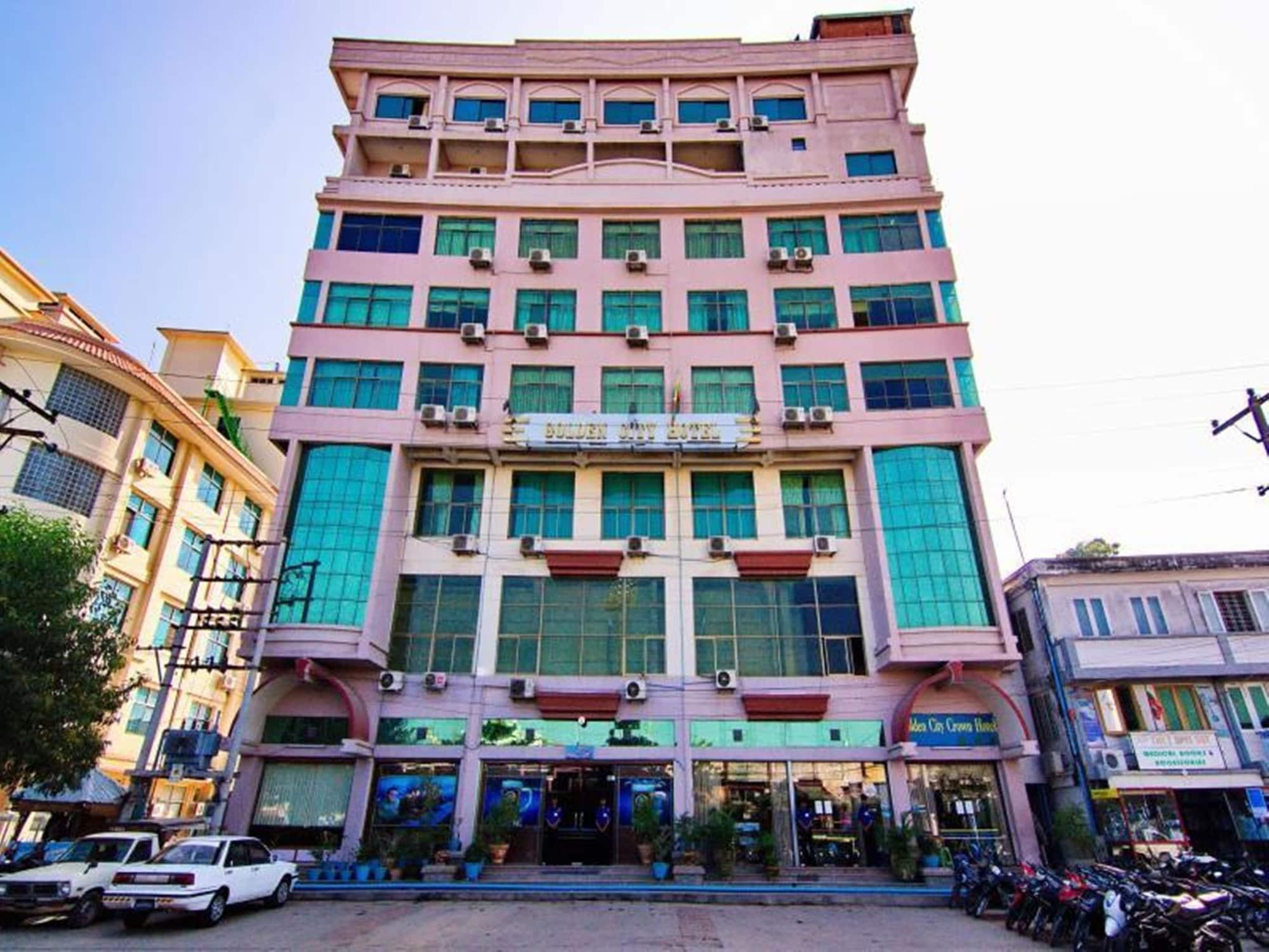 Vista Exterior Golden City Crown Hotel