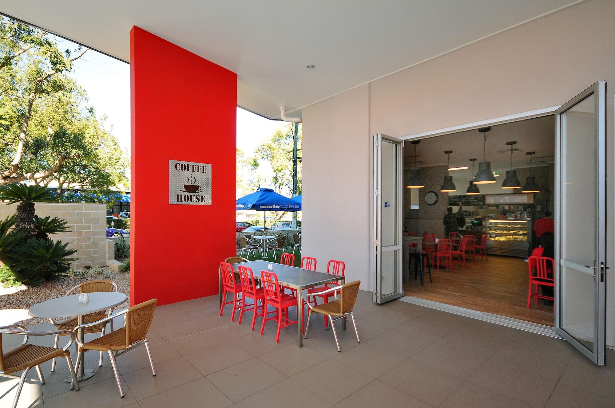 Bar/Salón Laguna Apartments