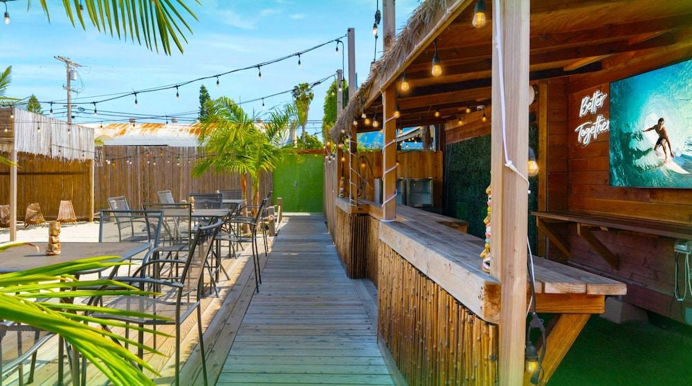 Bar/Salón Good Life Vacation Rental Resort