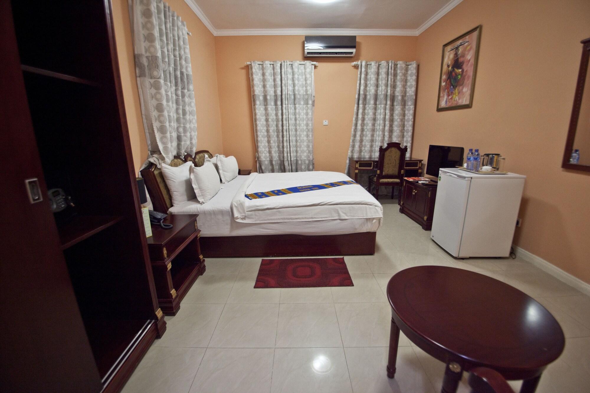 Varios Okera Inn