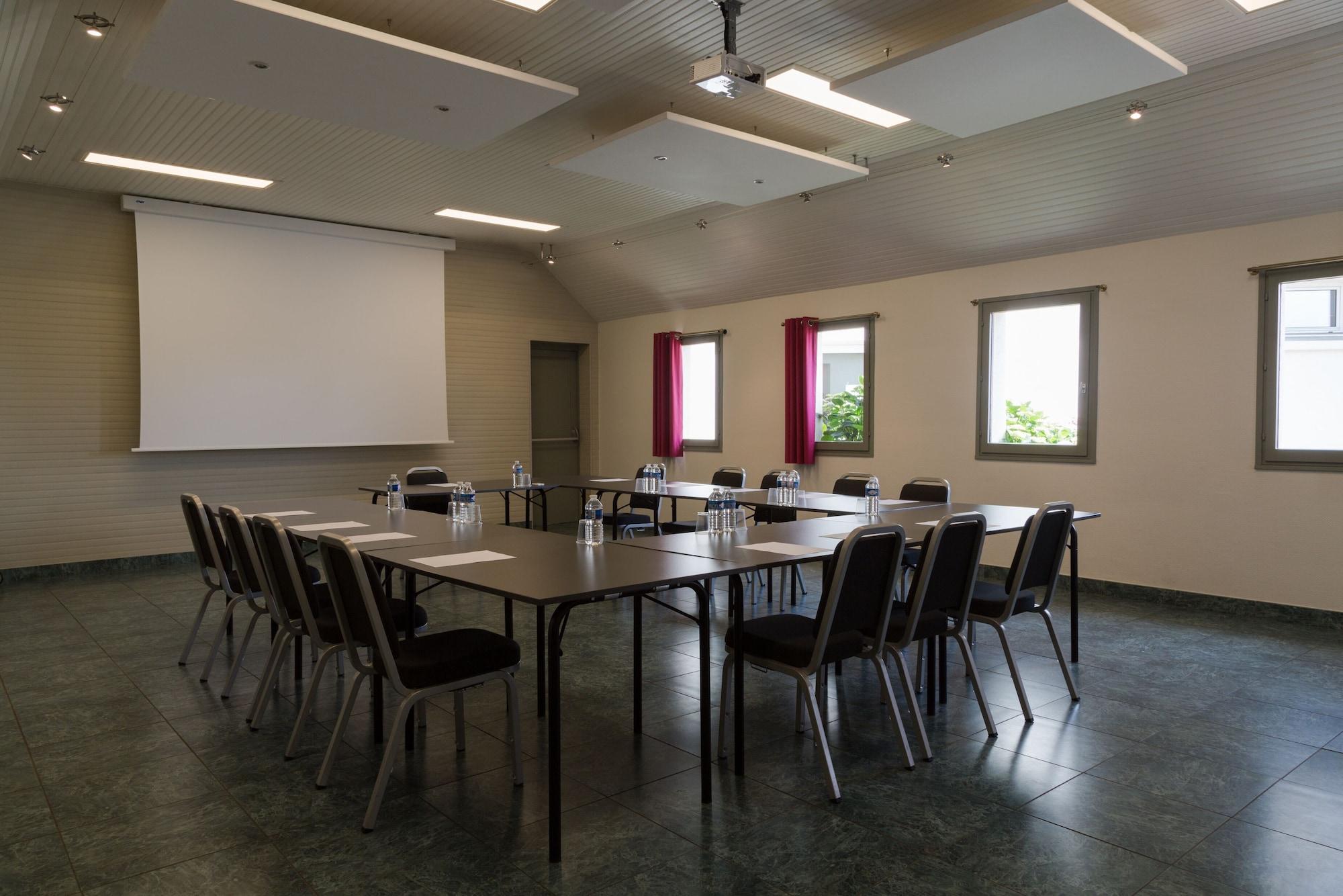 Sala de Reuniones Logis Hôtel Au Chêne Vert