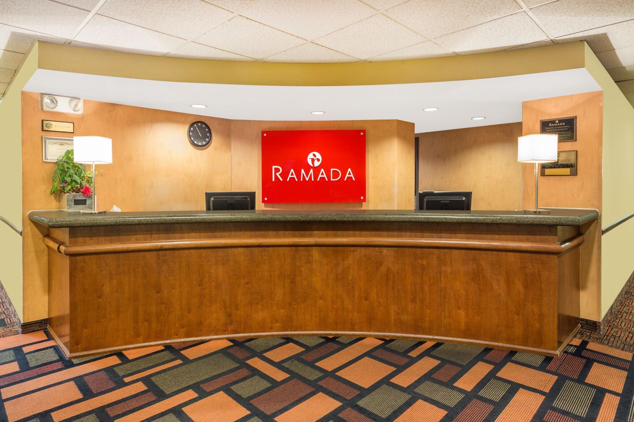 Vista Exterior Ramada by Wyndham Kent Seattle Area