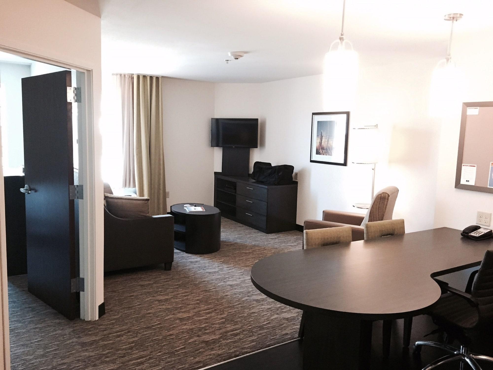 Habitación Candlewood Suites Youngstown W I-80 Niles Area by IHG