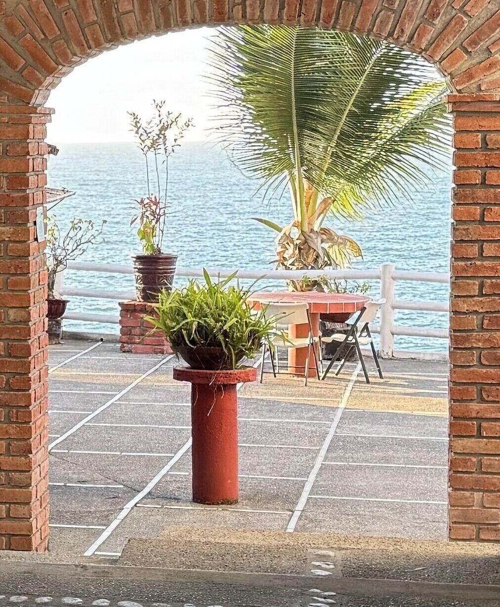 Varios Traditional Sierra Leon Oceanfront Rooms