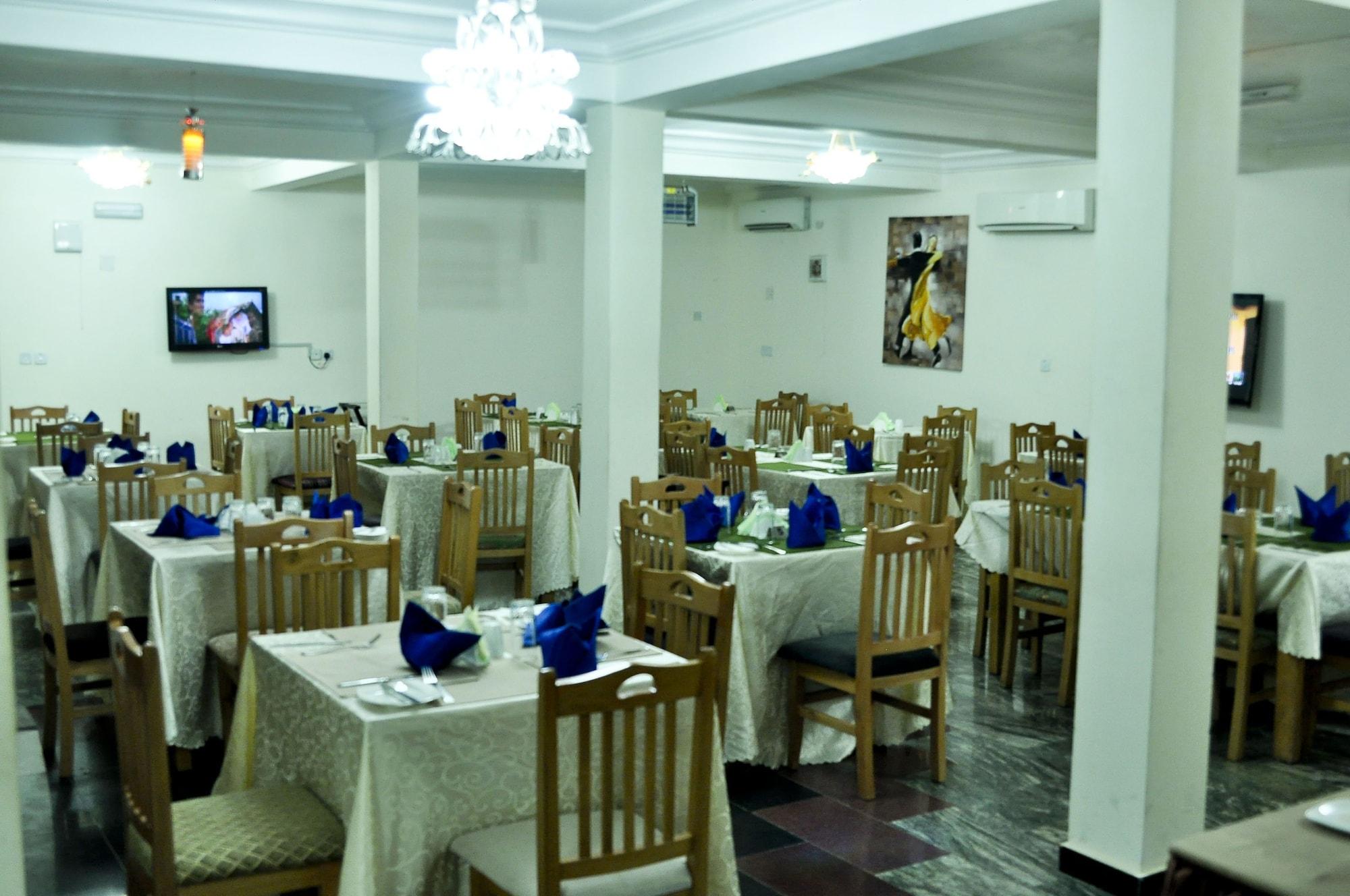 Restaurant AES Luxury Apartments