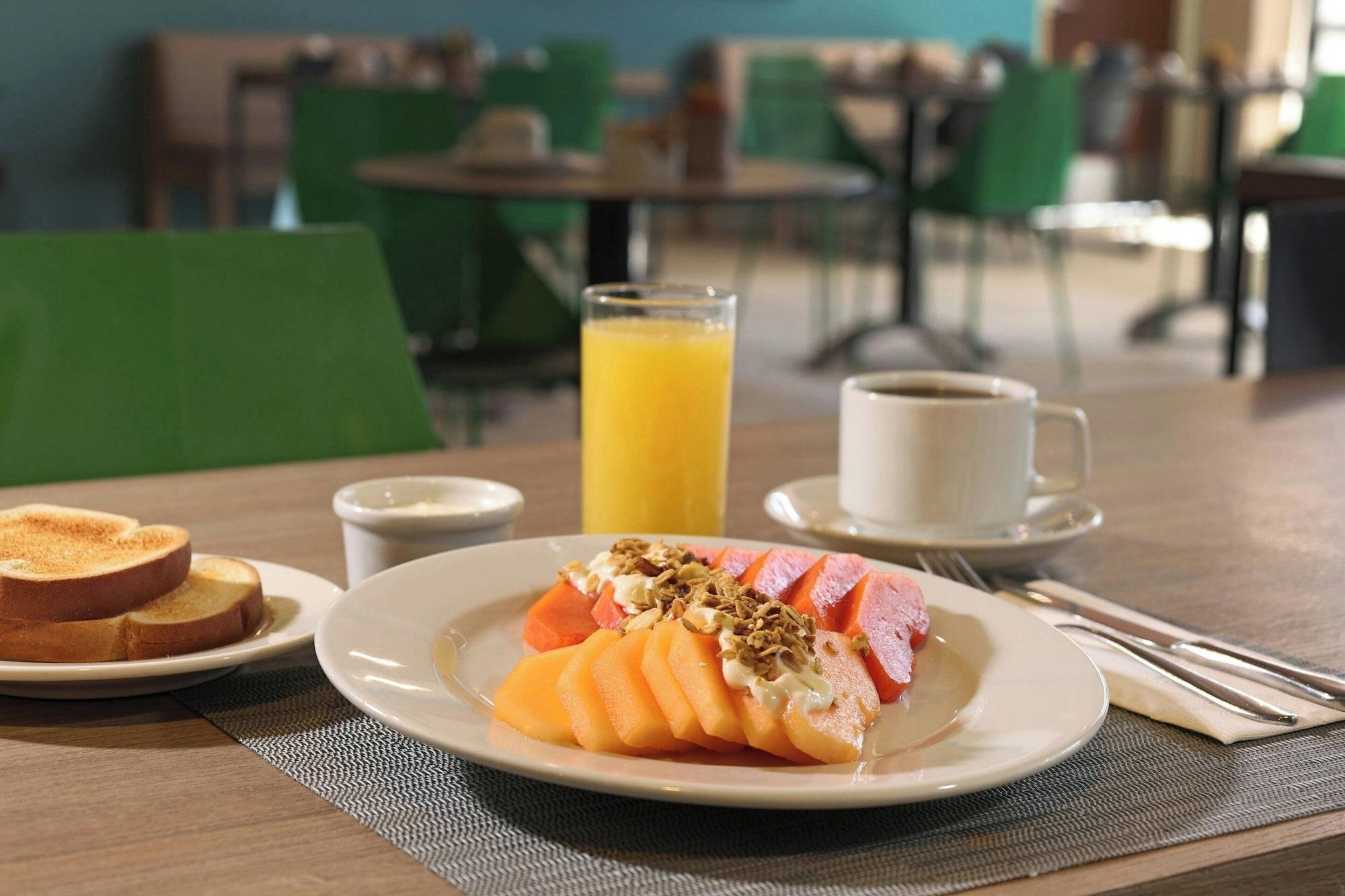 Restaurant City Express Plus by Marriott Monterrey Galerias