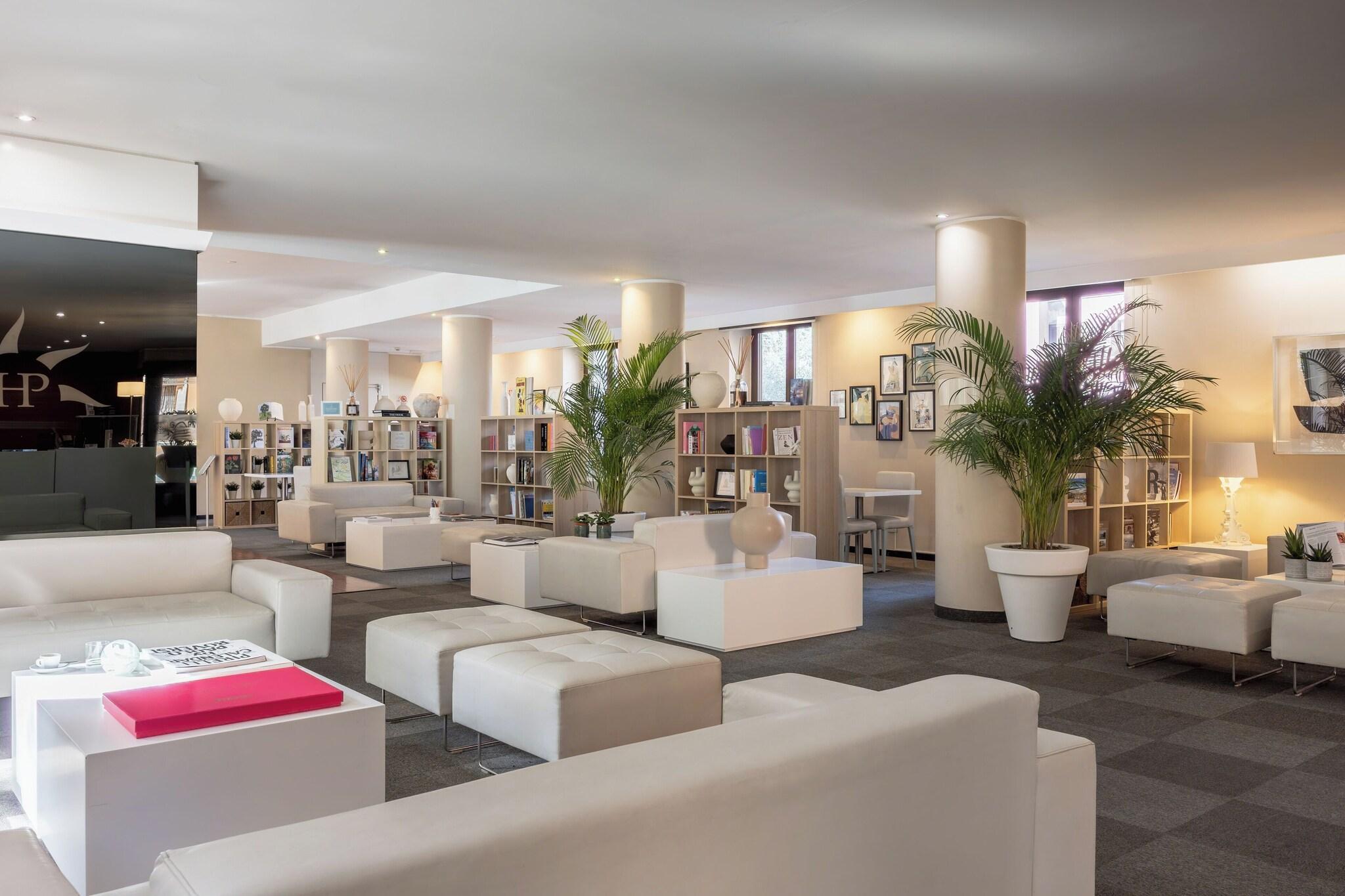 Vista Lobby Phi Hotel Garden Area Roma Eur