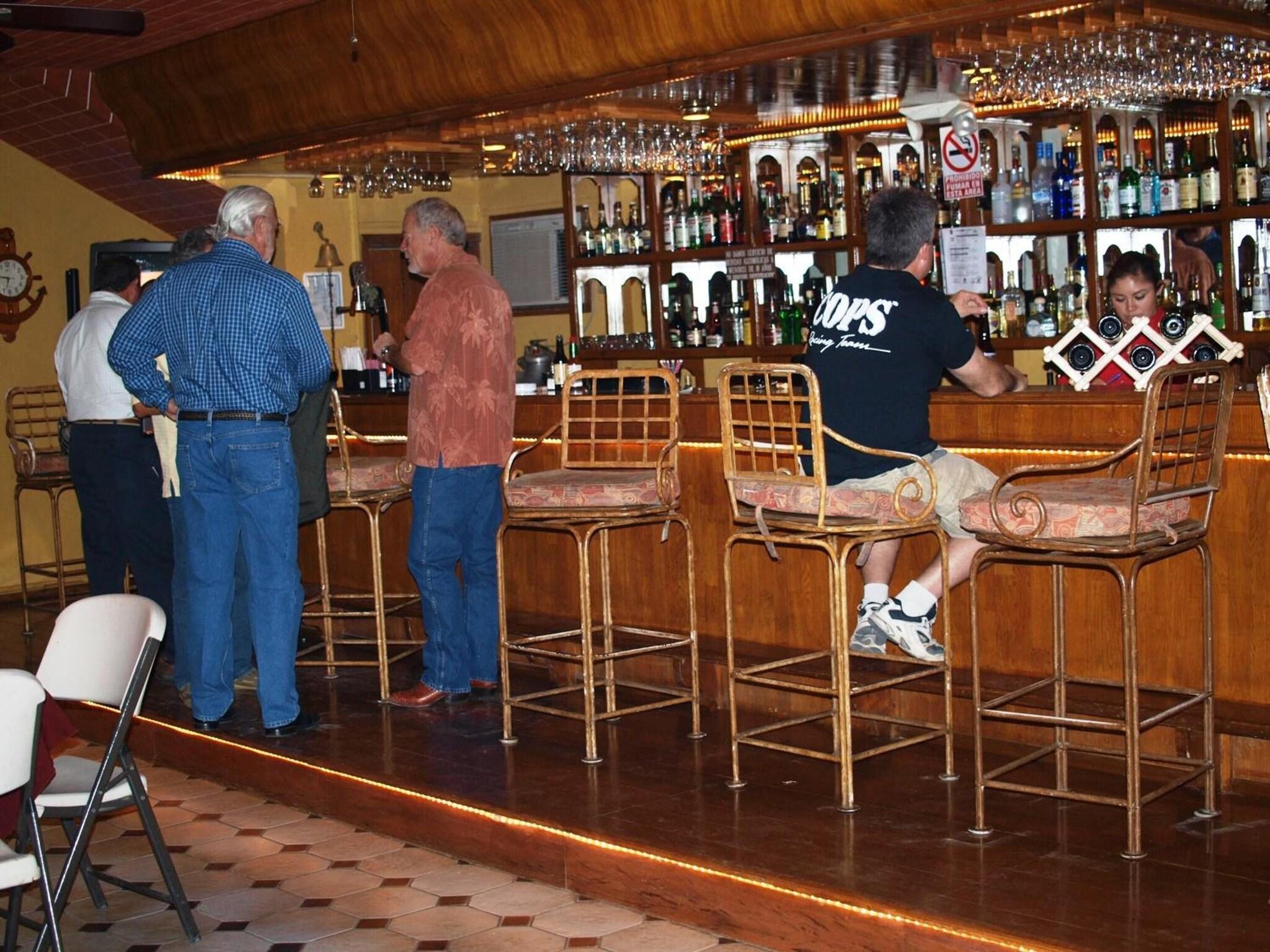Bar/Salón La Hacienda de la Langosta Roja