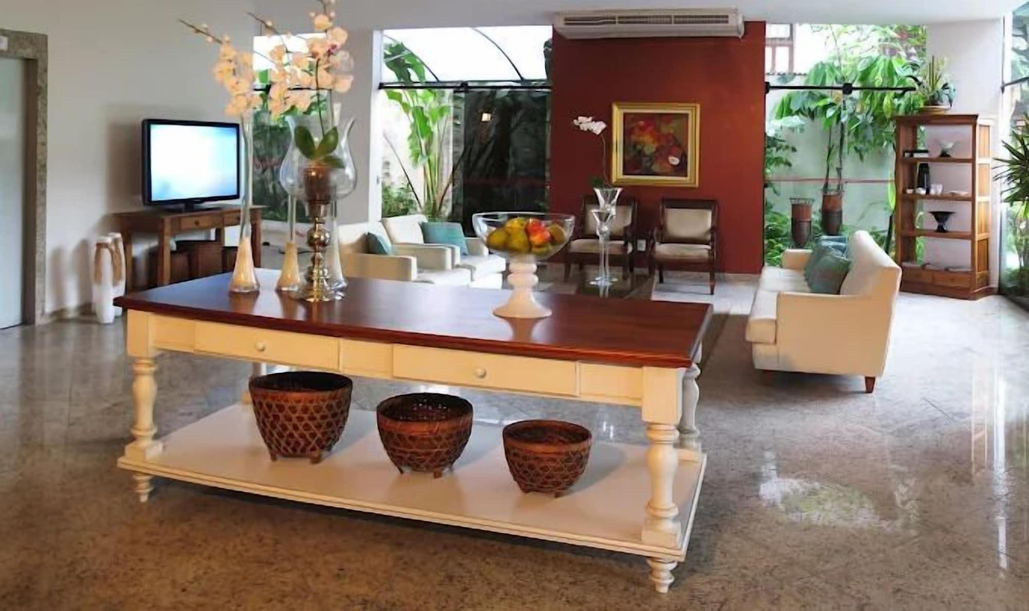 Vista Lobby Tarik Fontes Plaza Hotel