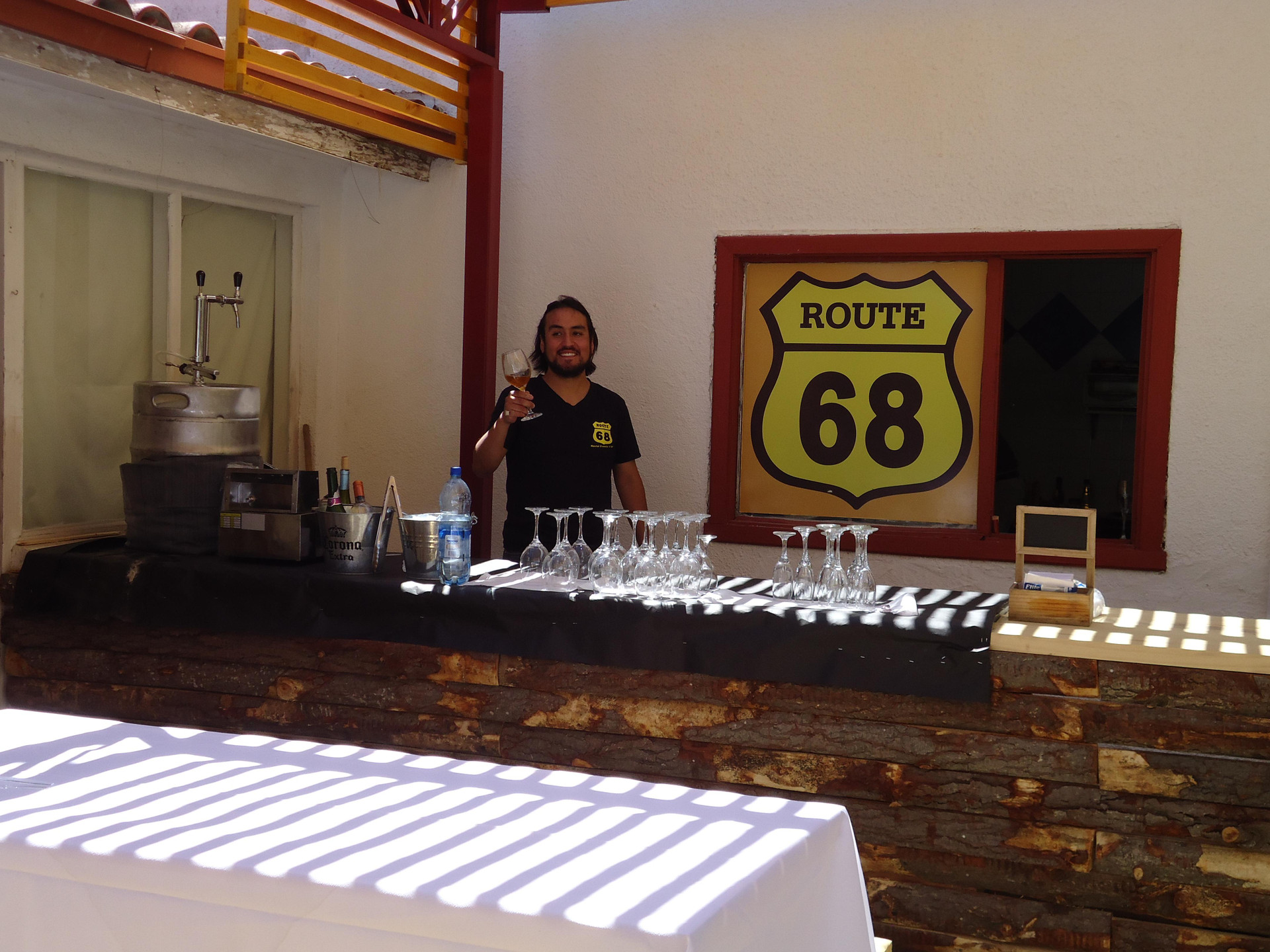 Bar/Salón ROUTE68