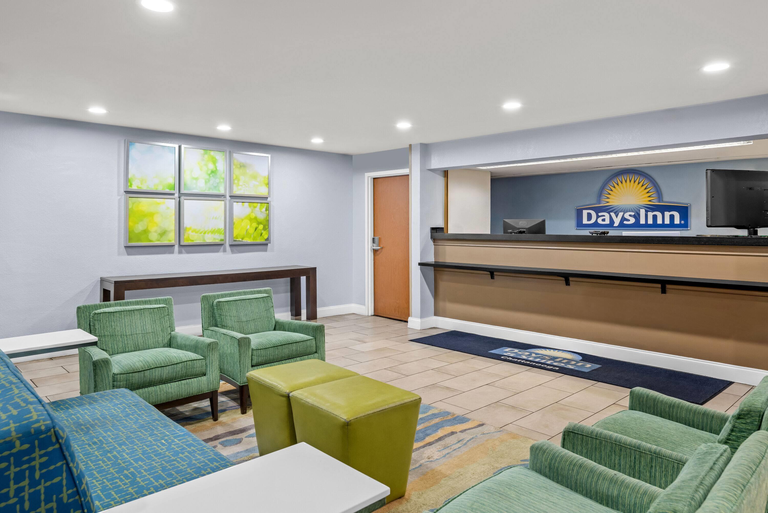 Vista Lobby Days Inn by Wyndham Chattanooga/Hamilton Place