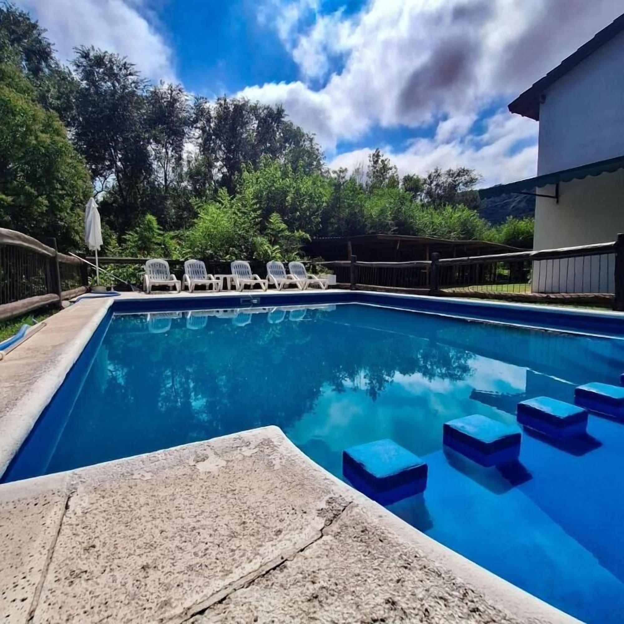 Vista Piscina Apart Duendes del Arroyo