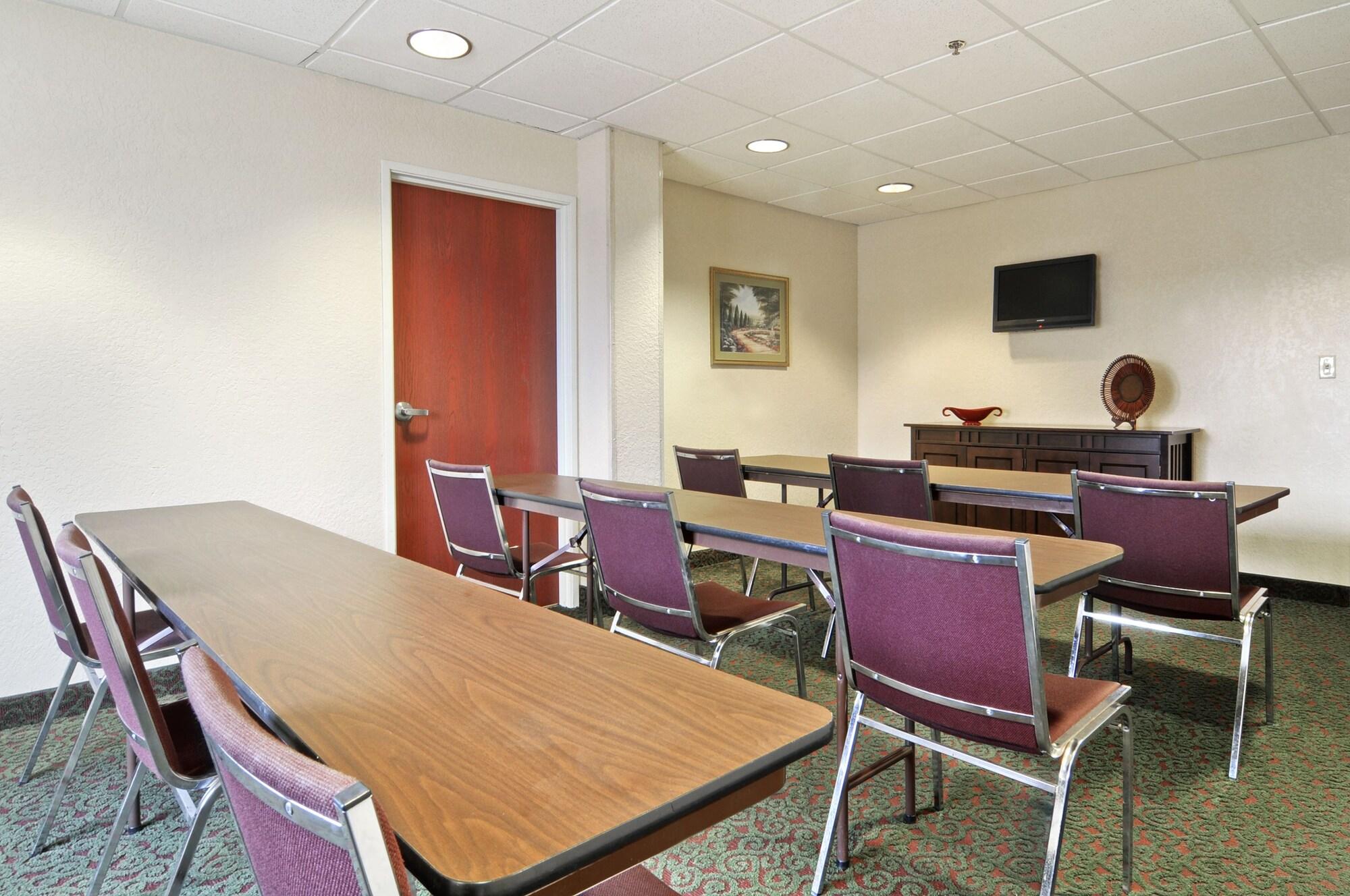 Sala de Reuniones Microtel Inn & Suites by Wyndham Marianna