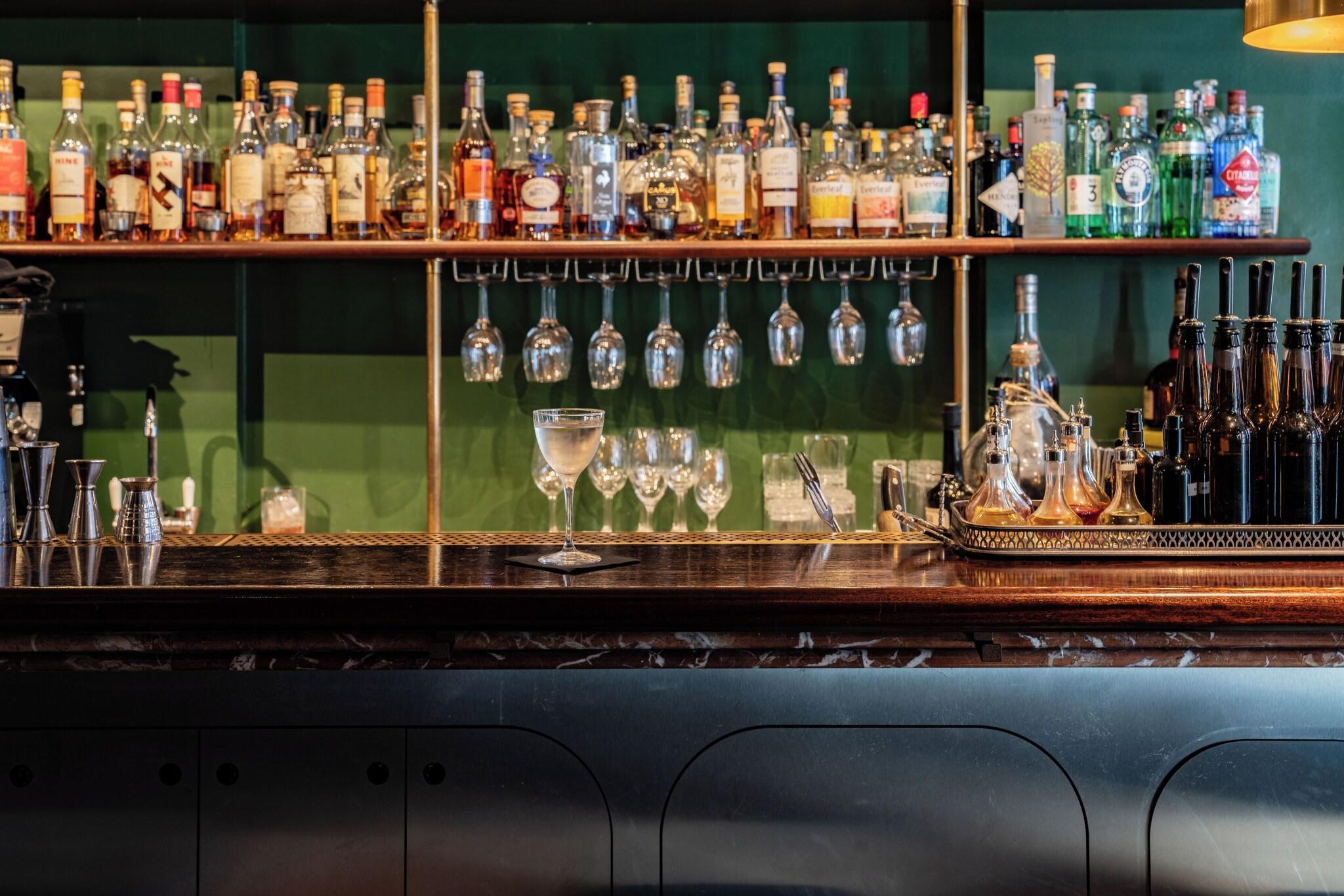 Bar/Salón Henrietta Experimental