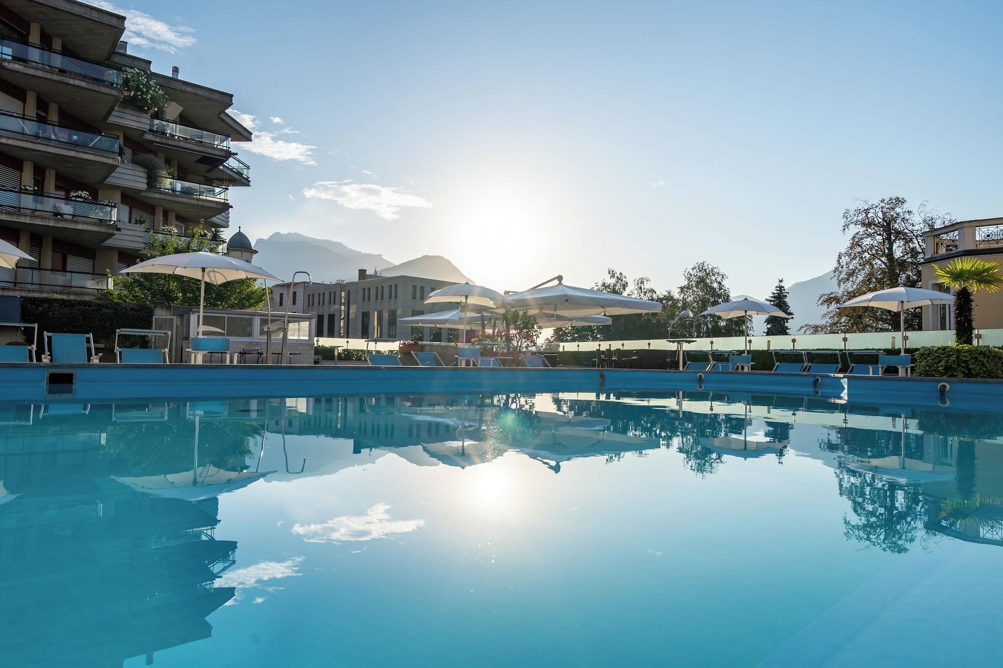 Vista Piscina Hotel Delfino