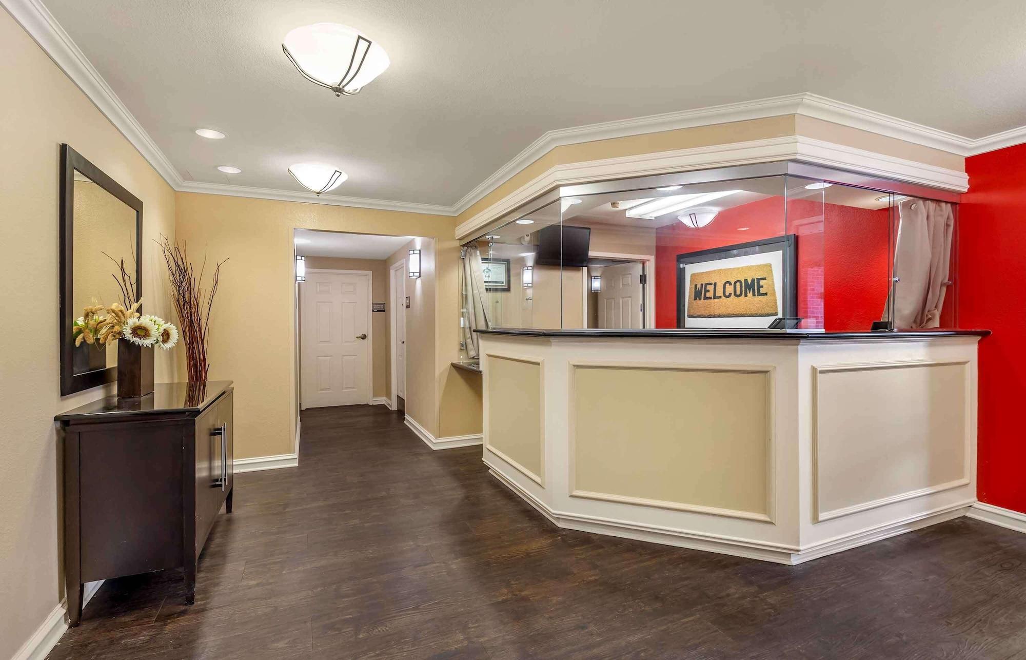 Vista Lobby Extended Stay America Select Suites Chicago Vernon Hills Lin