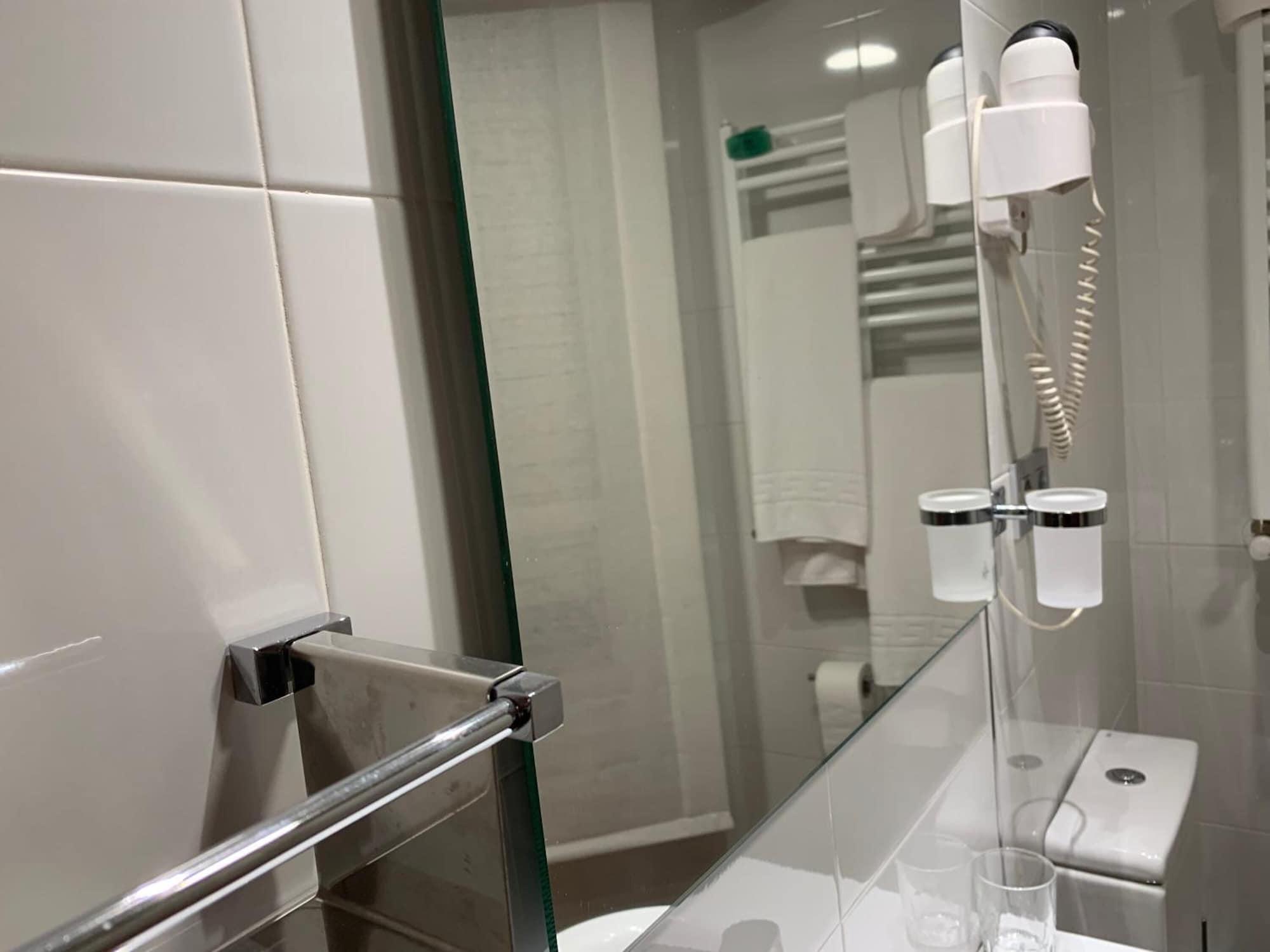 Equipamiento de Habitación Hotel Herreros
