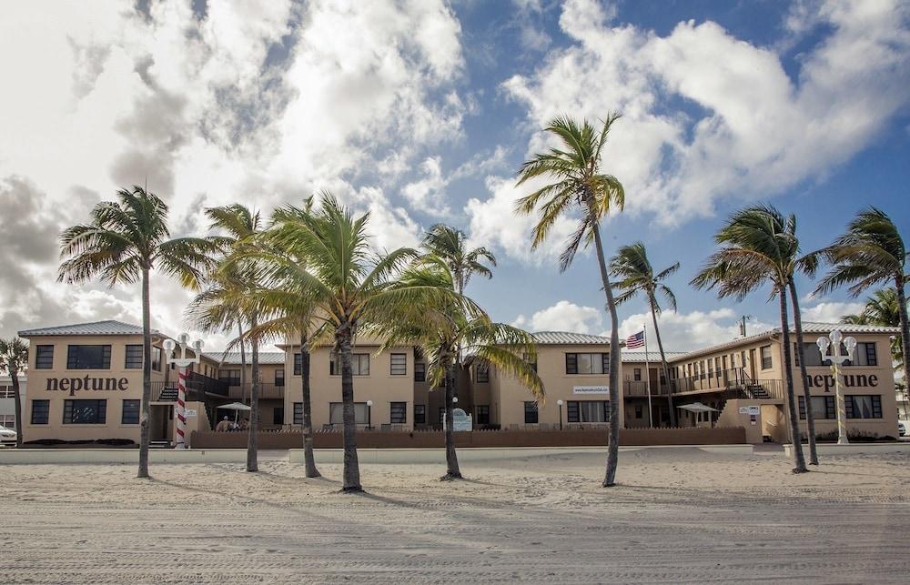 Varios Neptune Hollywood Beach Hotel
