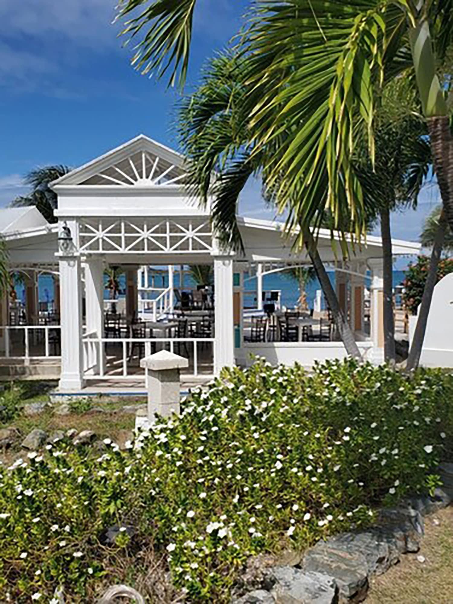 Restaurant Bungalows on the Bay
