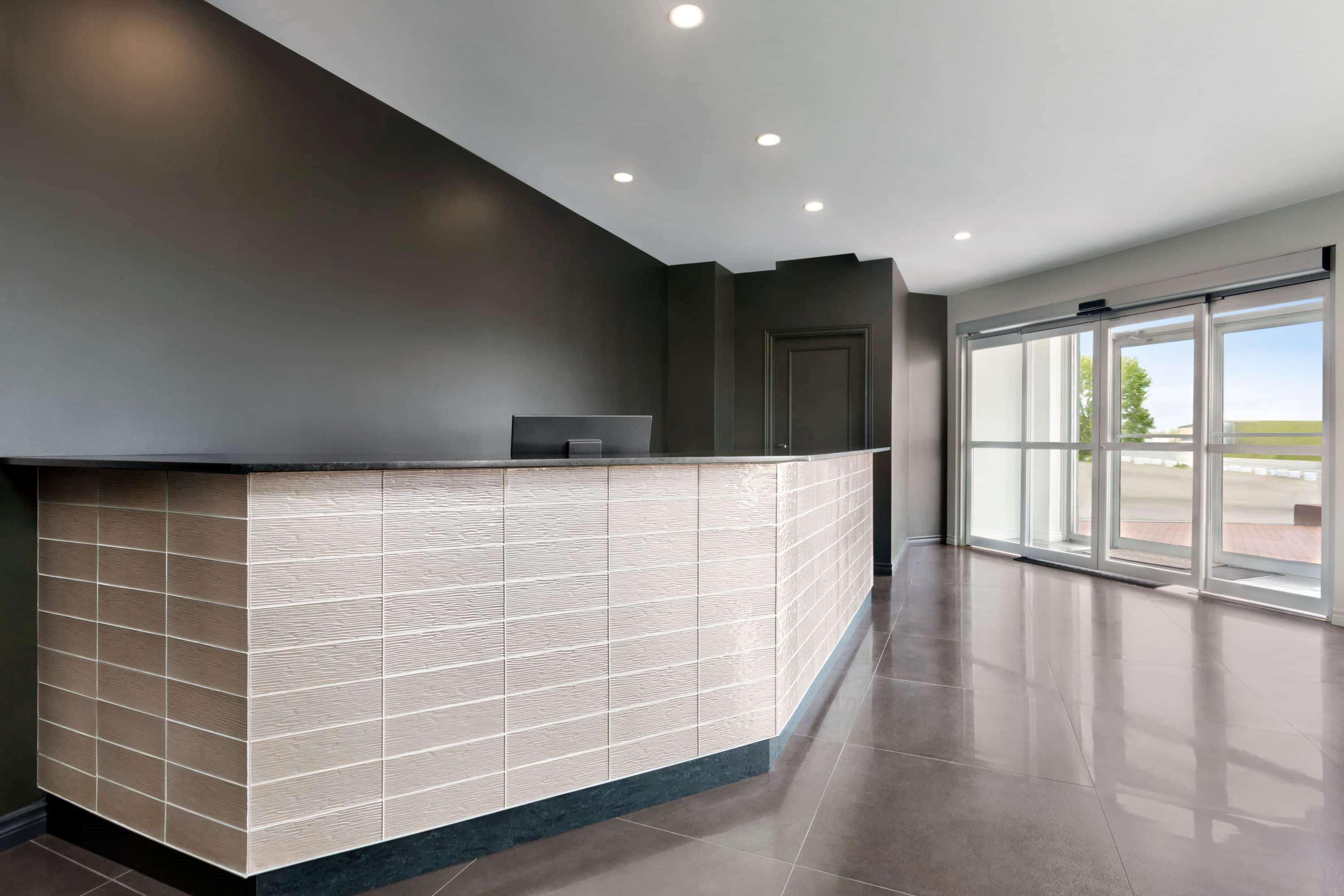 Vista Lobby Travelodge by Wyndham Rigaud