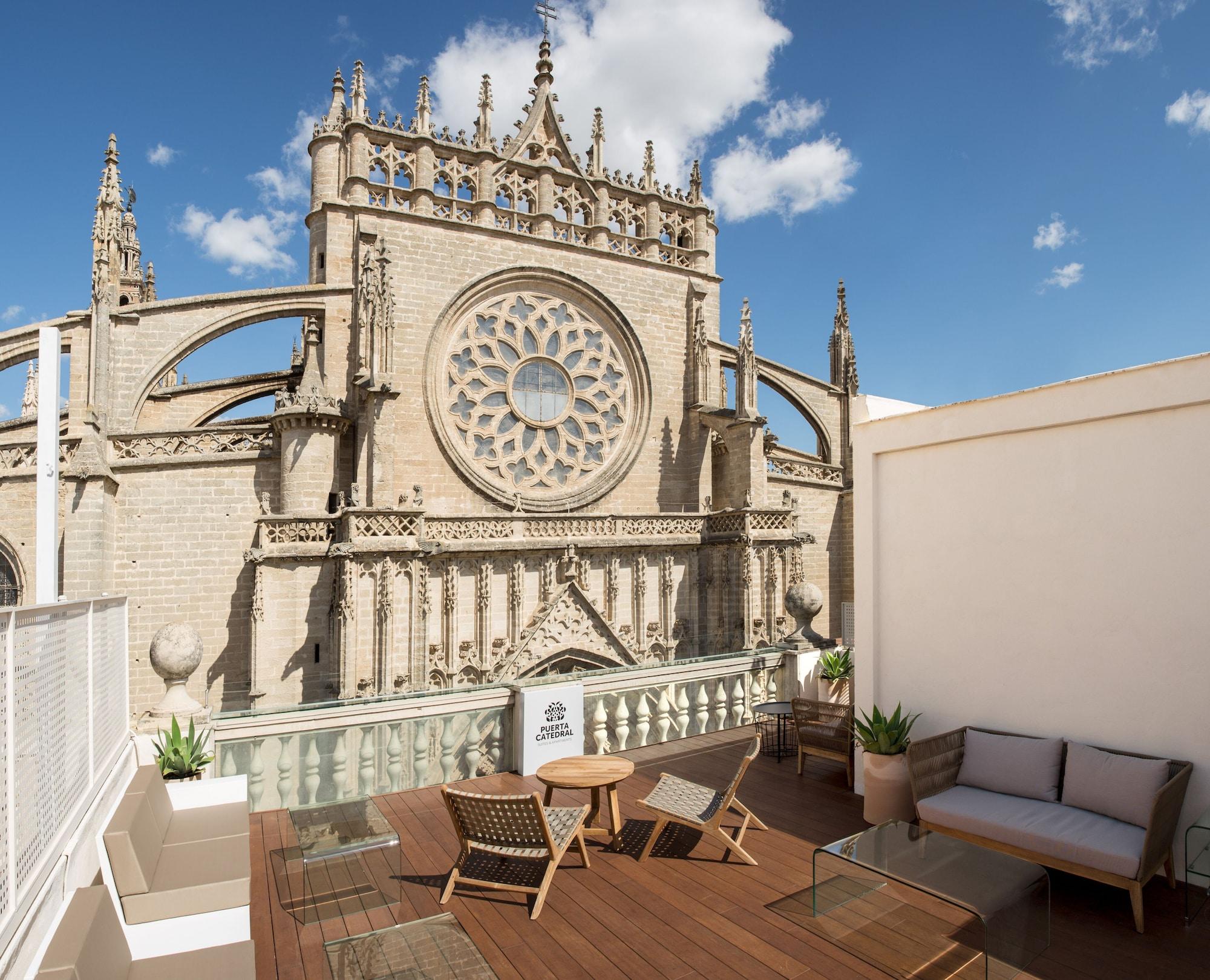 Varios Puerta Catedral Suites