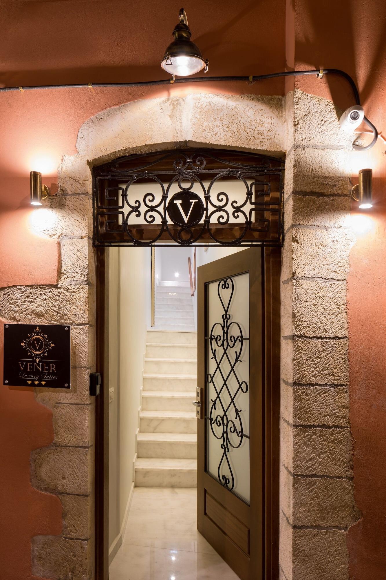 Vista Exterior Vener Luxury Suites