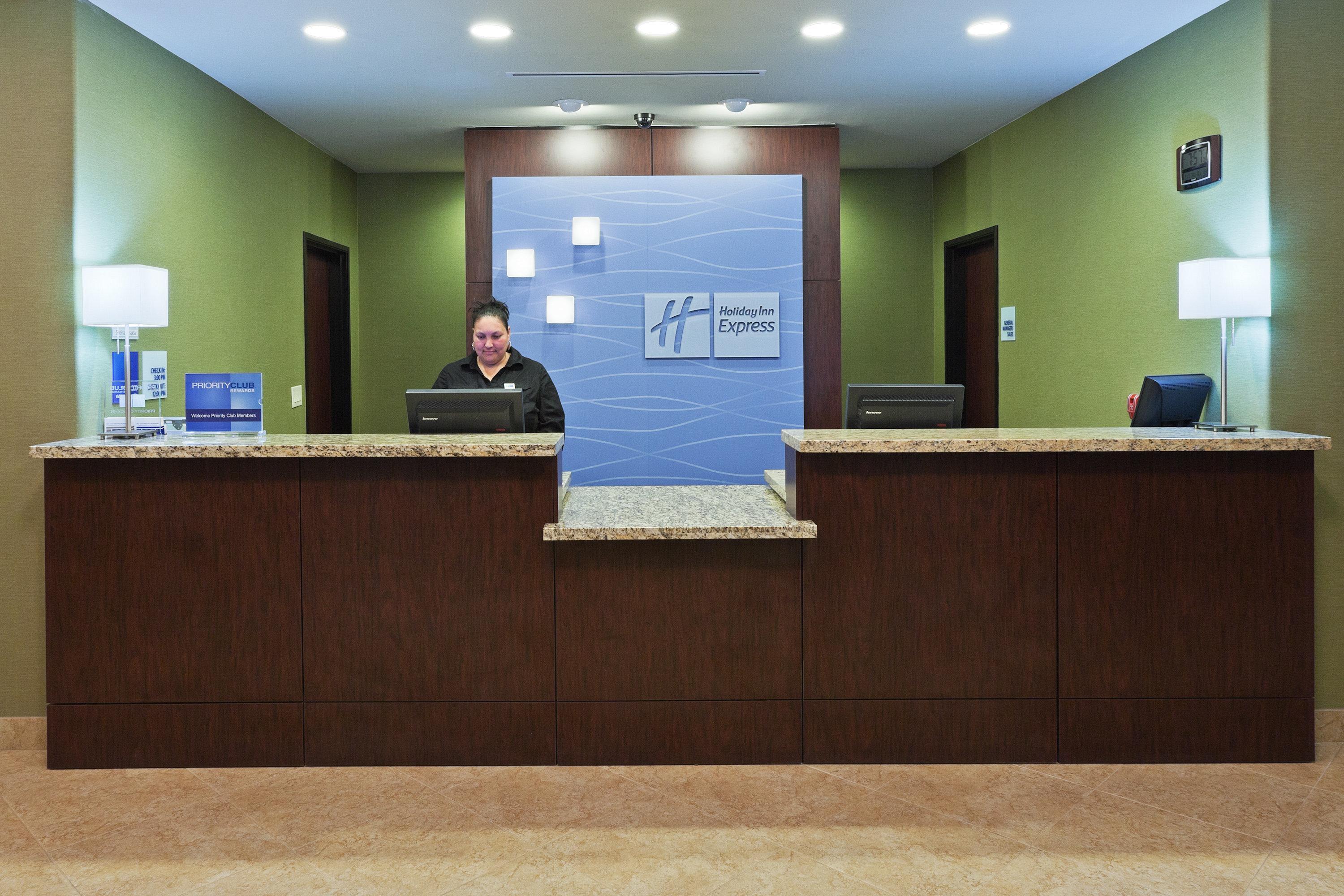 Vista Lobby Holiday Inn Express Hotel & Suites Brady by IHG