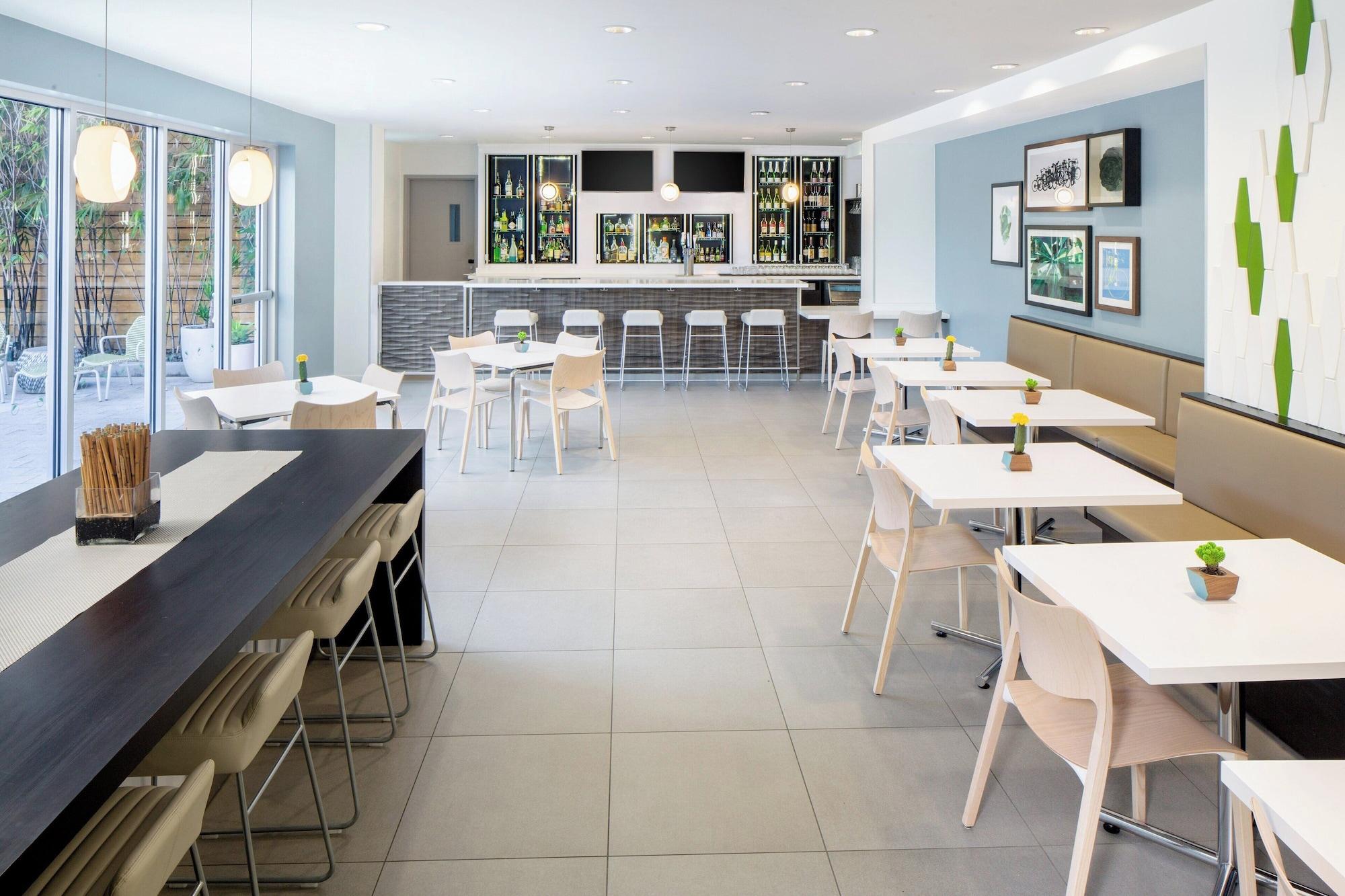 Restaurant Element Miami International Airport