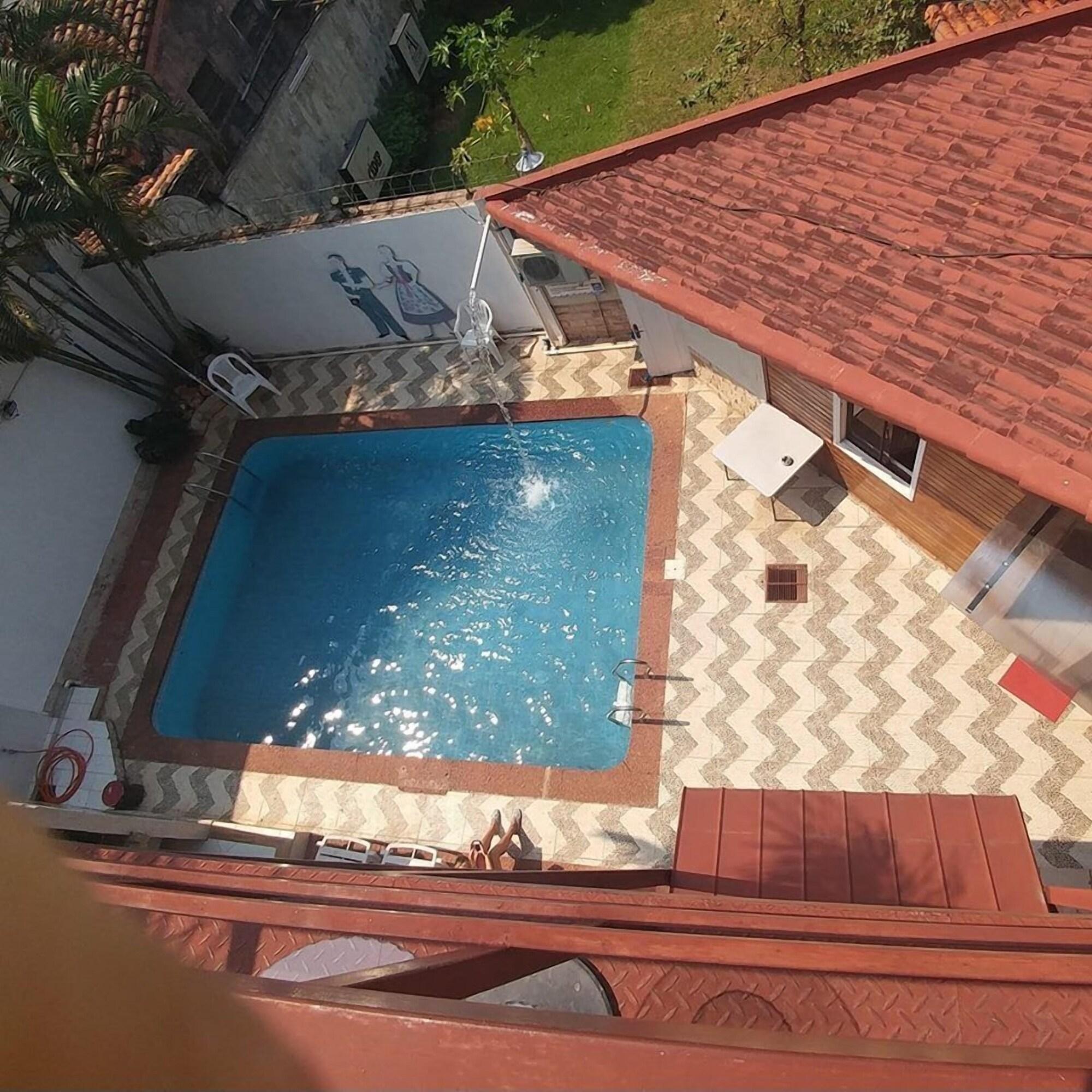 Vista Piscina Hotel Maison Suisse
