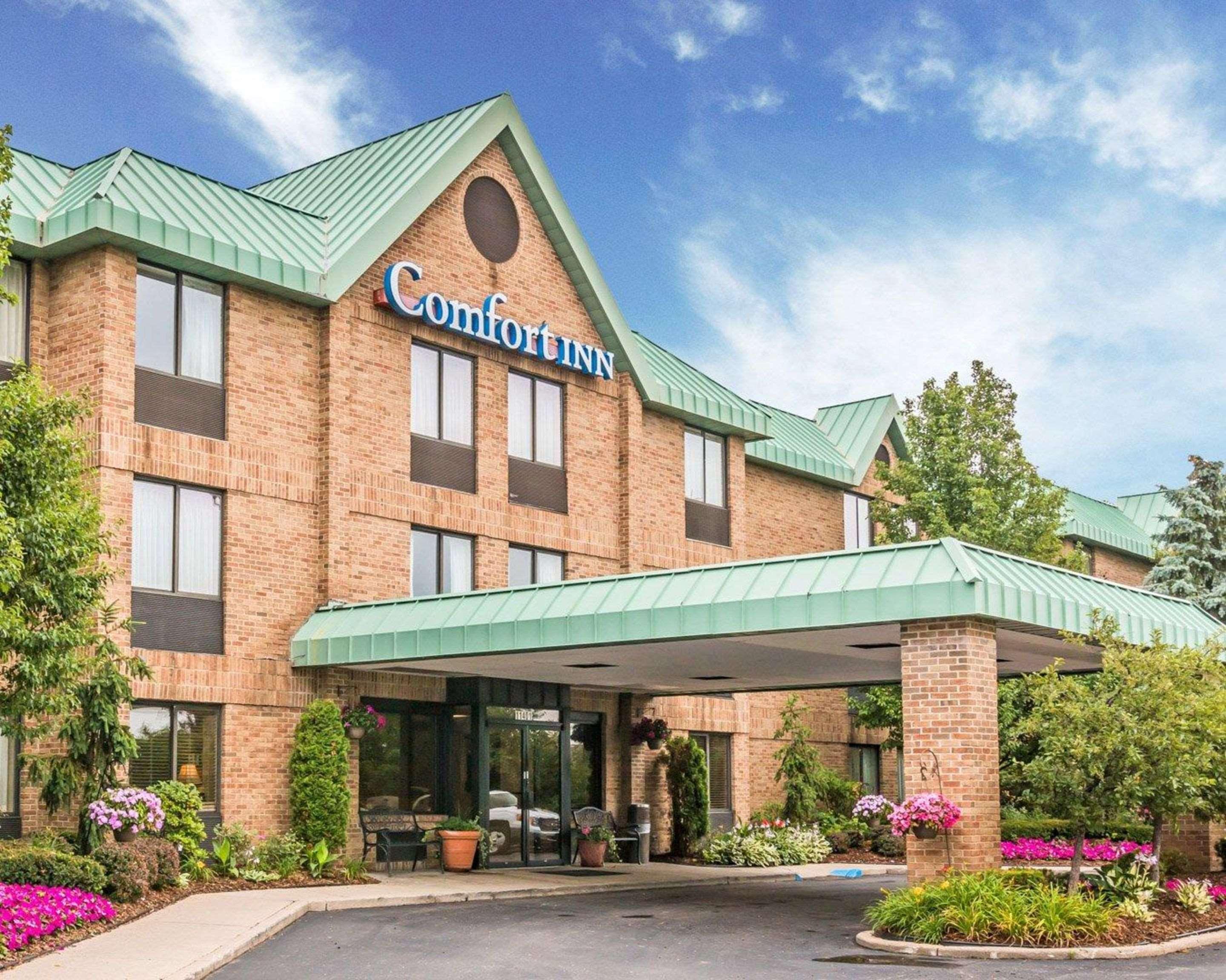 Vista Exterior Comfort Inn Utica