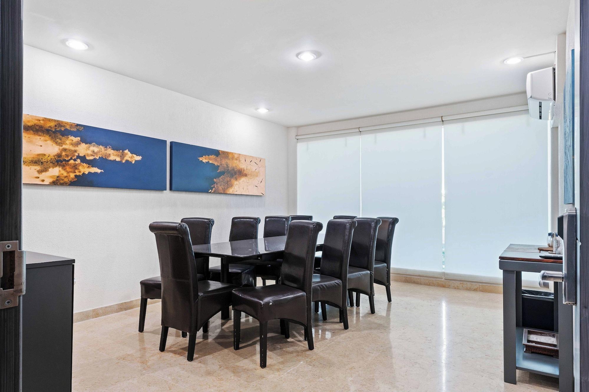 Sala de Reuniones Home Suites Rotarismo