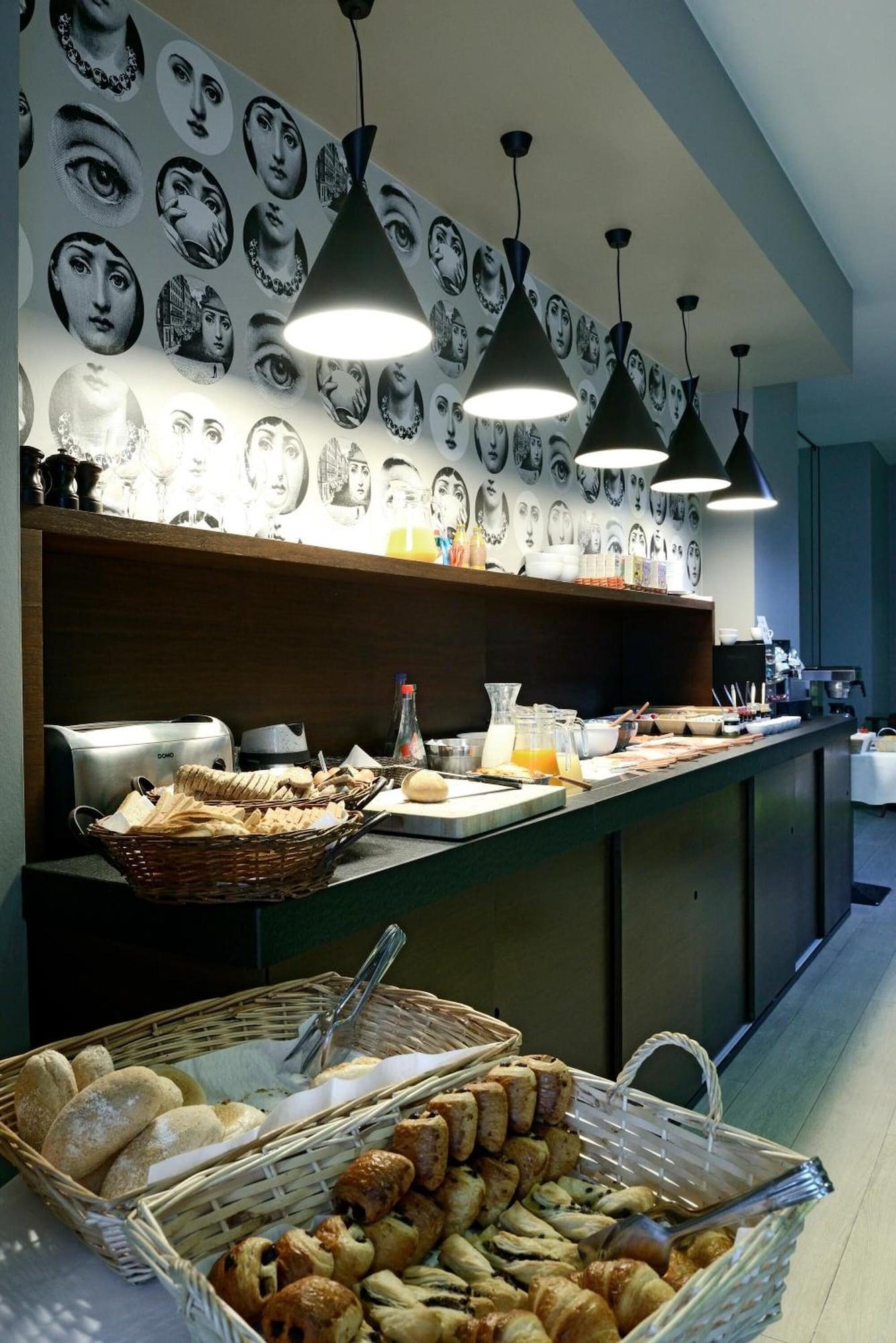 Restaurant Square Hotel